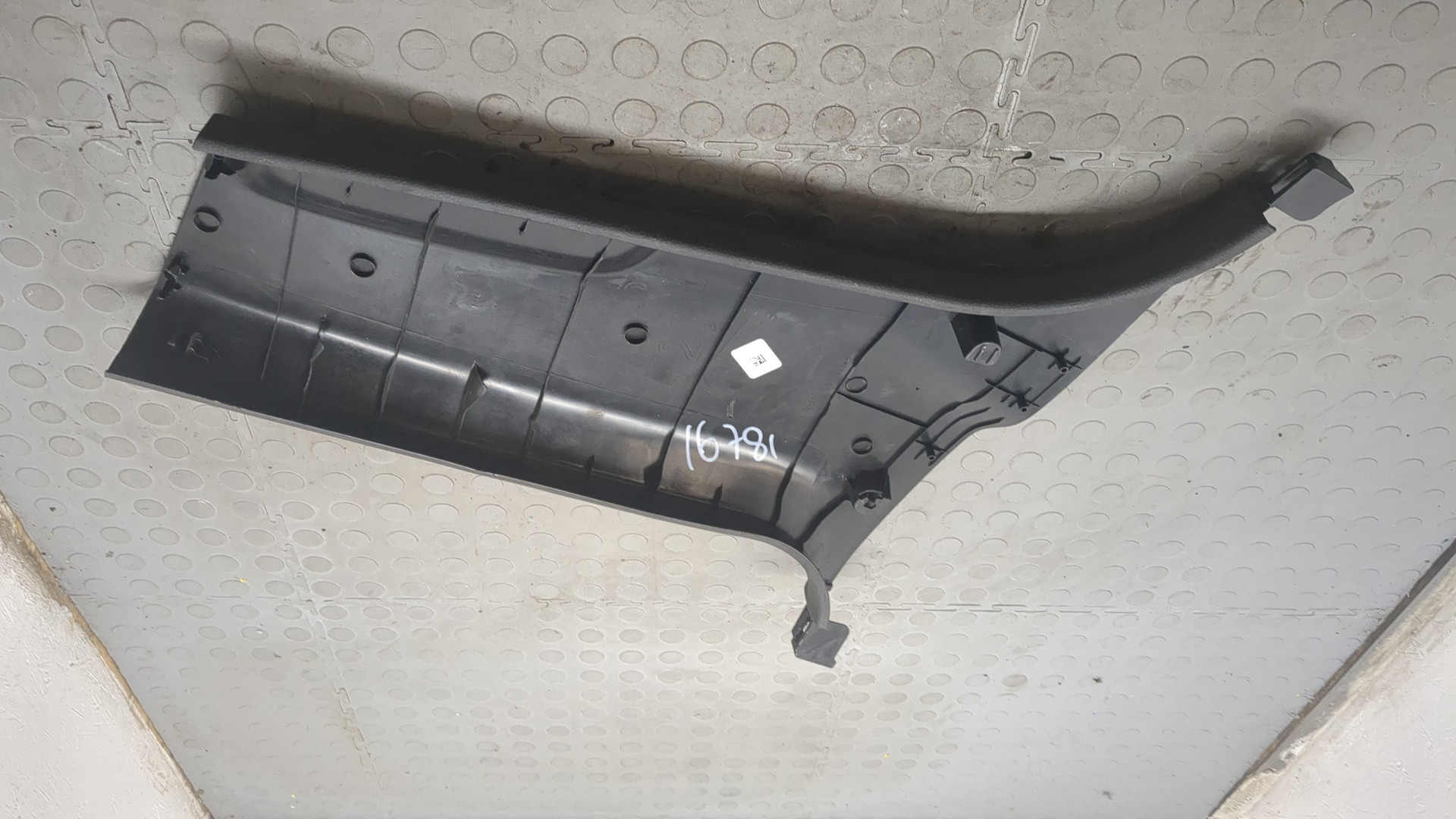 Обшивка стойки