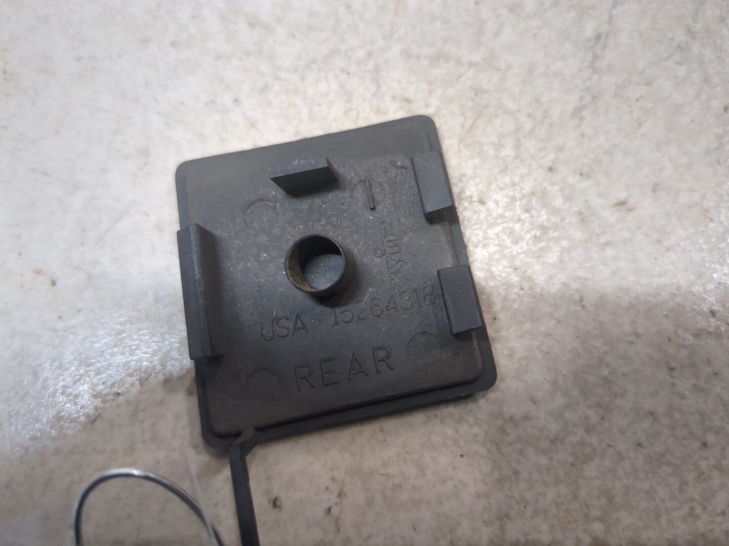 Заглушка буксировочного крюка