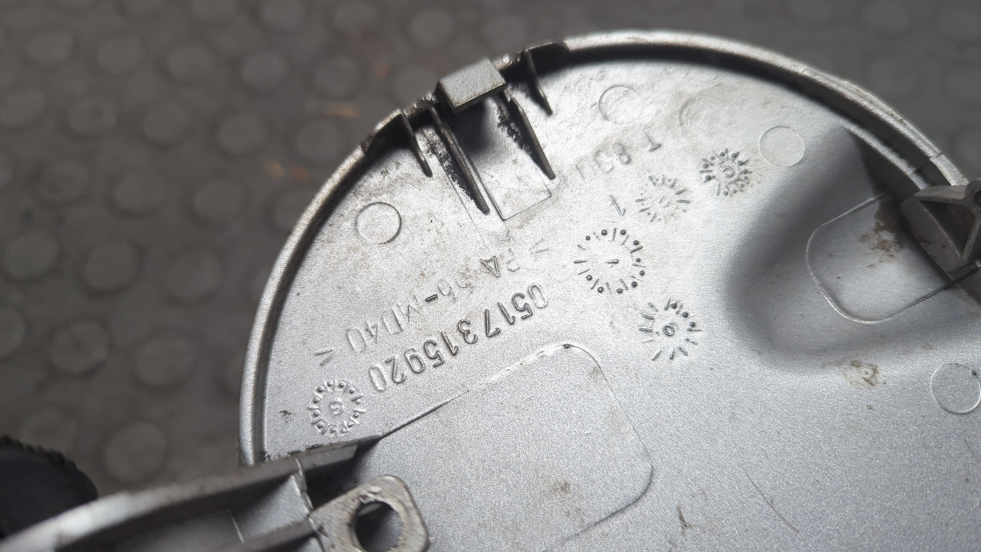 Лючок бензобака