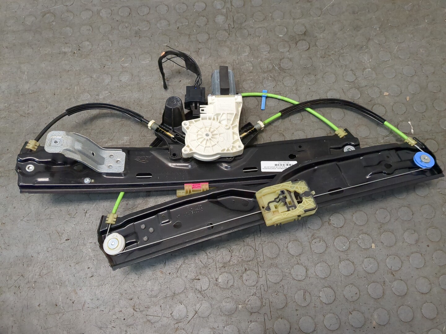 Стеклоподъемник электр. задний левый