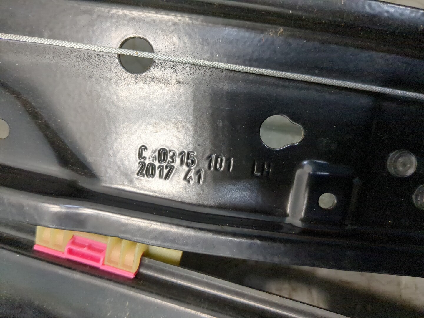 Стеклоподъемник электр. задний левый