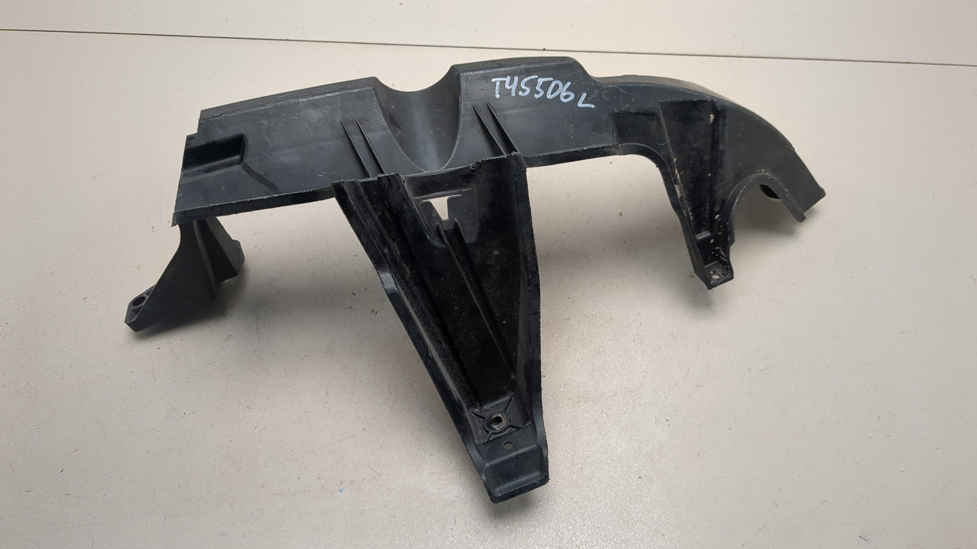 Кронштейн фар левый