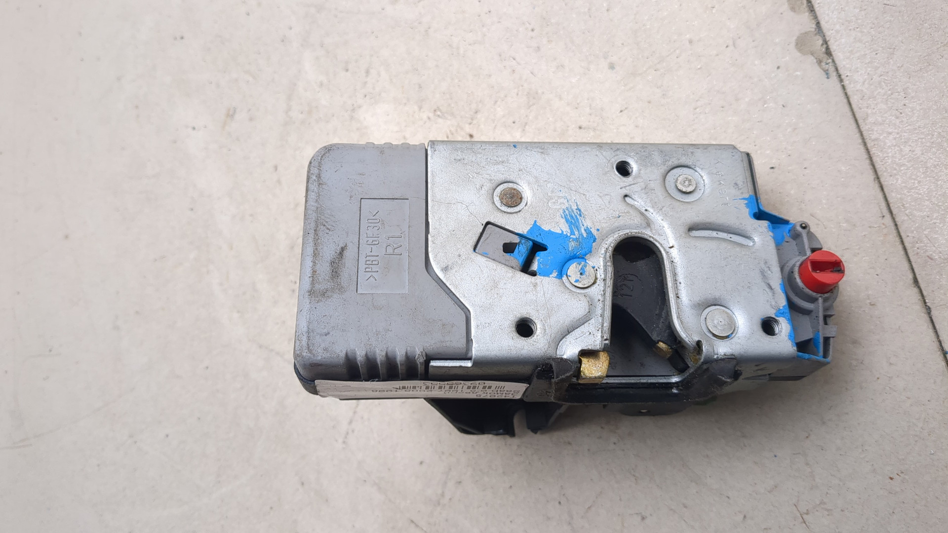 Замок двери задней правой