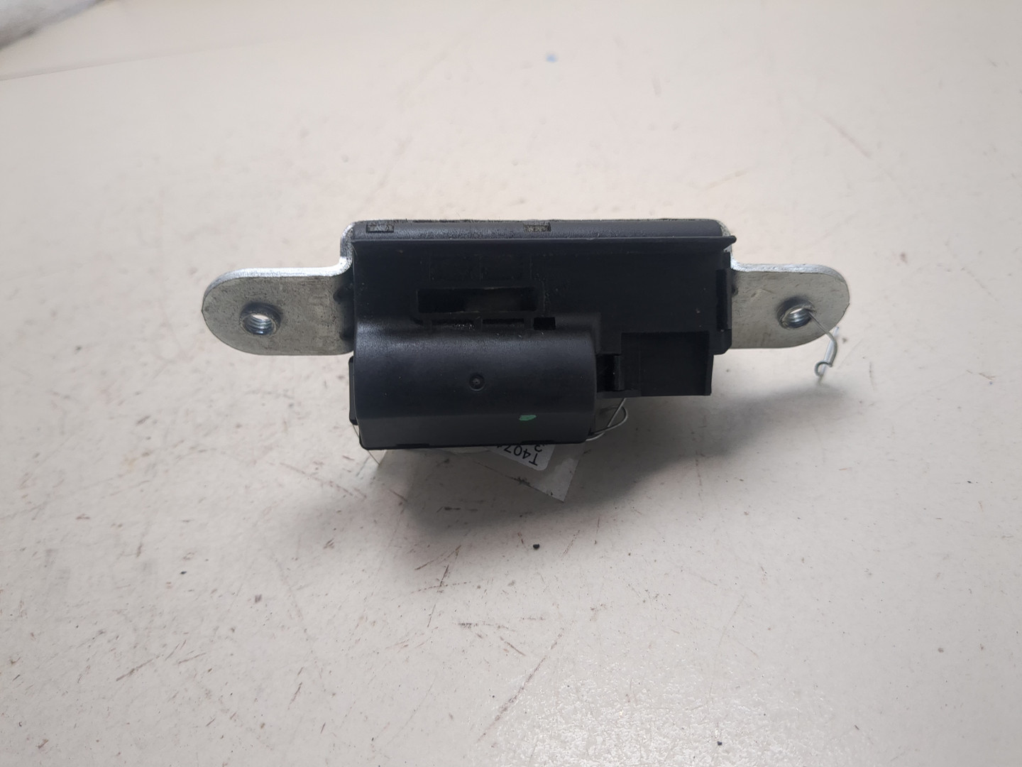 Замок багажника