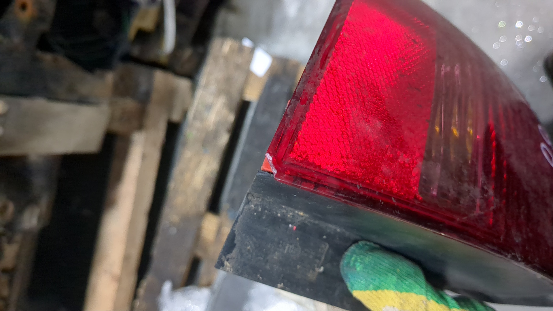 Фонарь задний левый