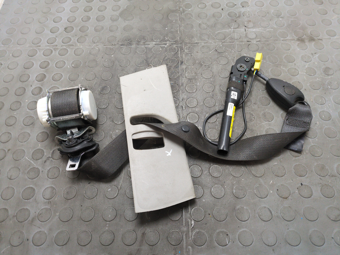 Ремень безопасности