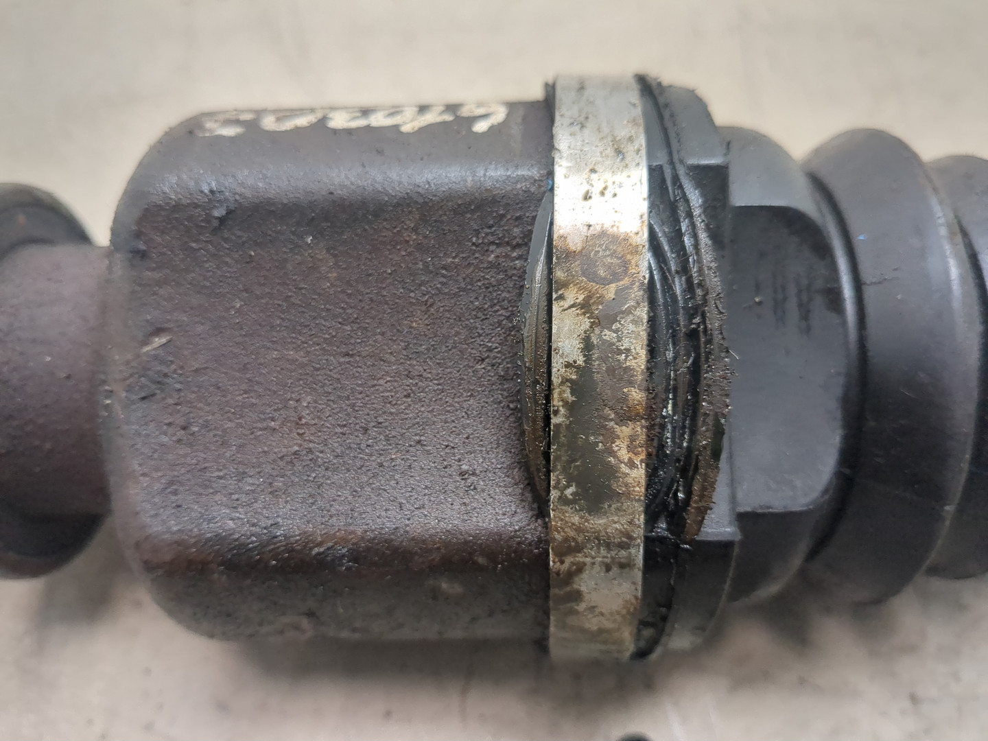 Полуось передняя правая