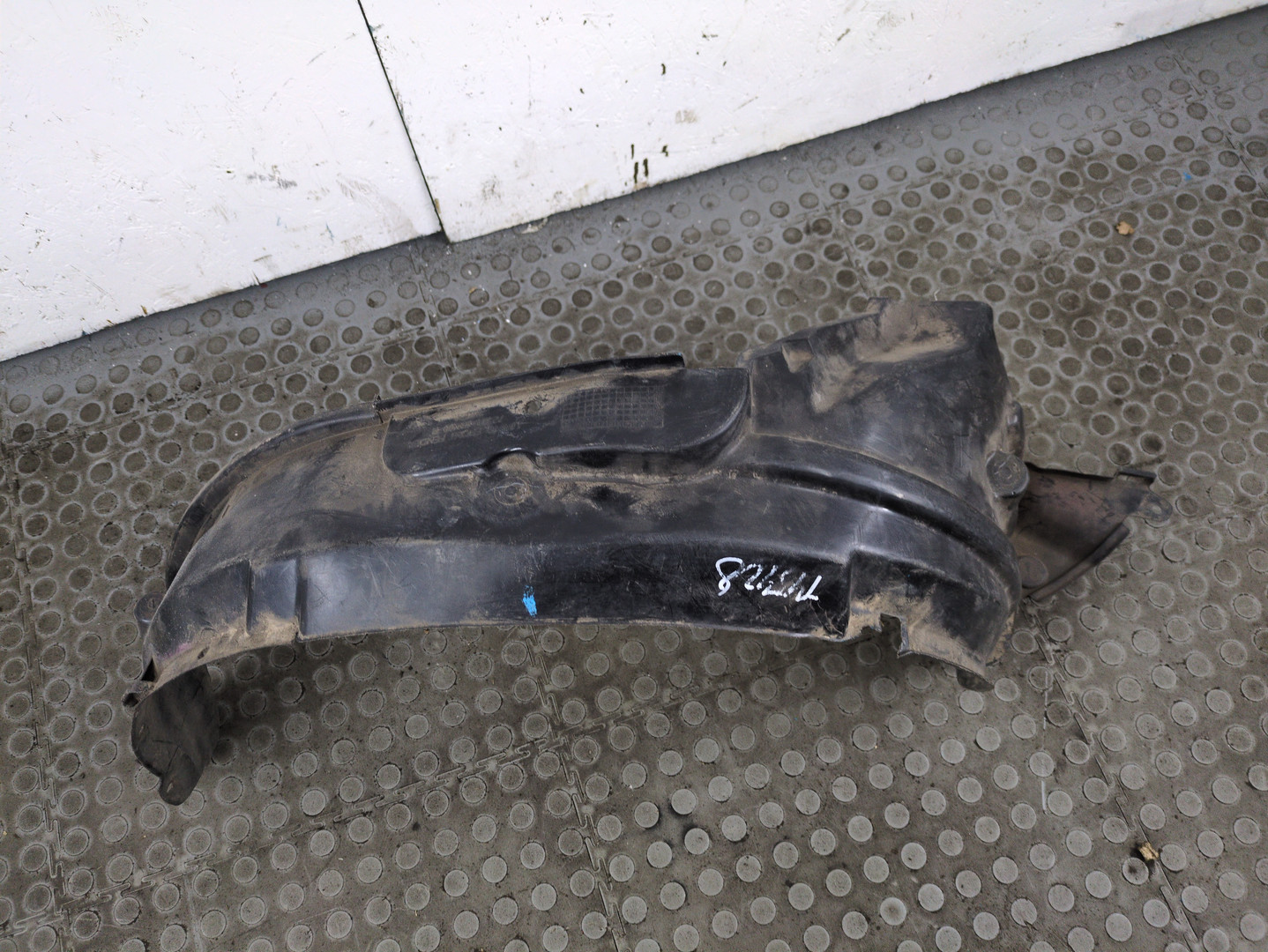 Локер передний правый