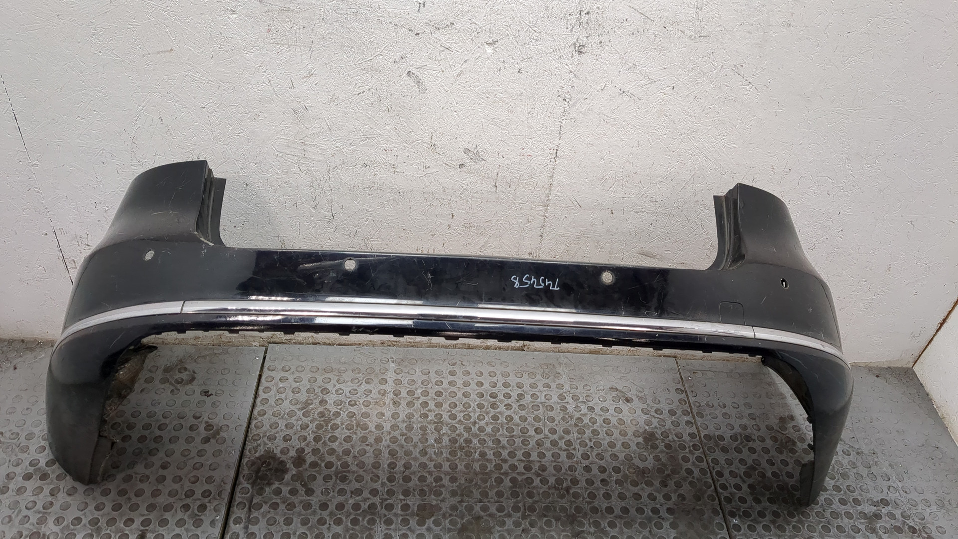 Бампер задний