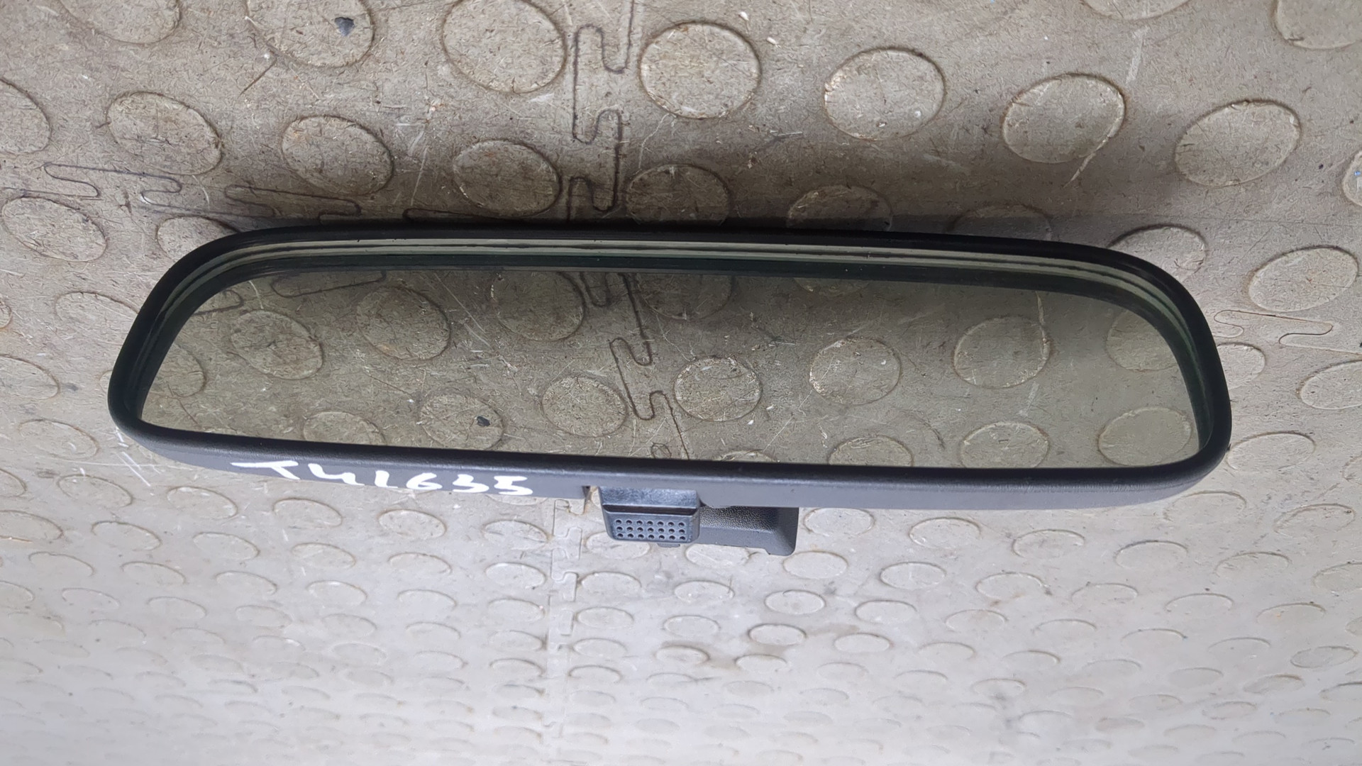 Зеркало заднего вида