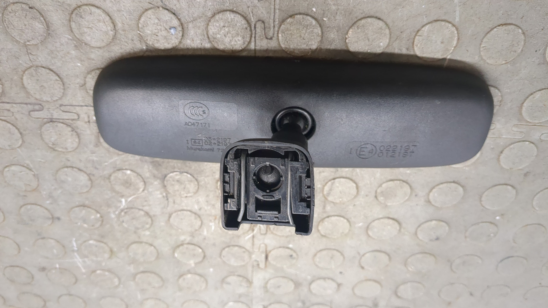 Зеркало заднего вида