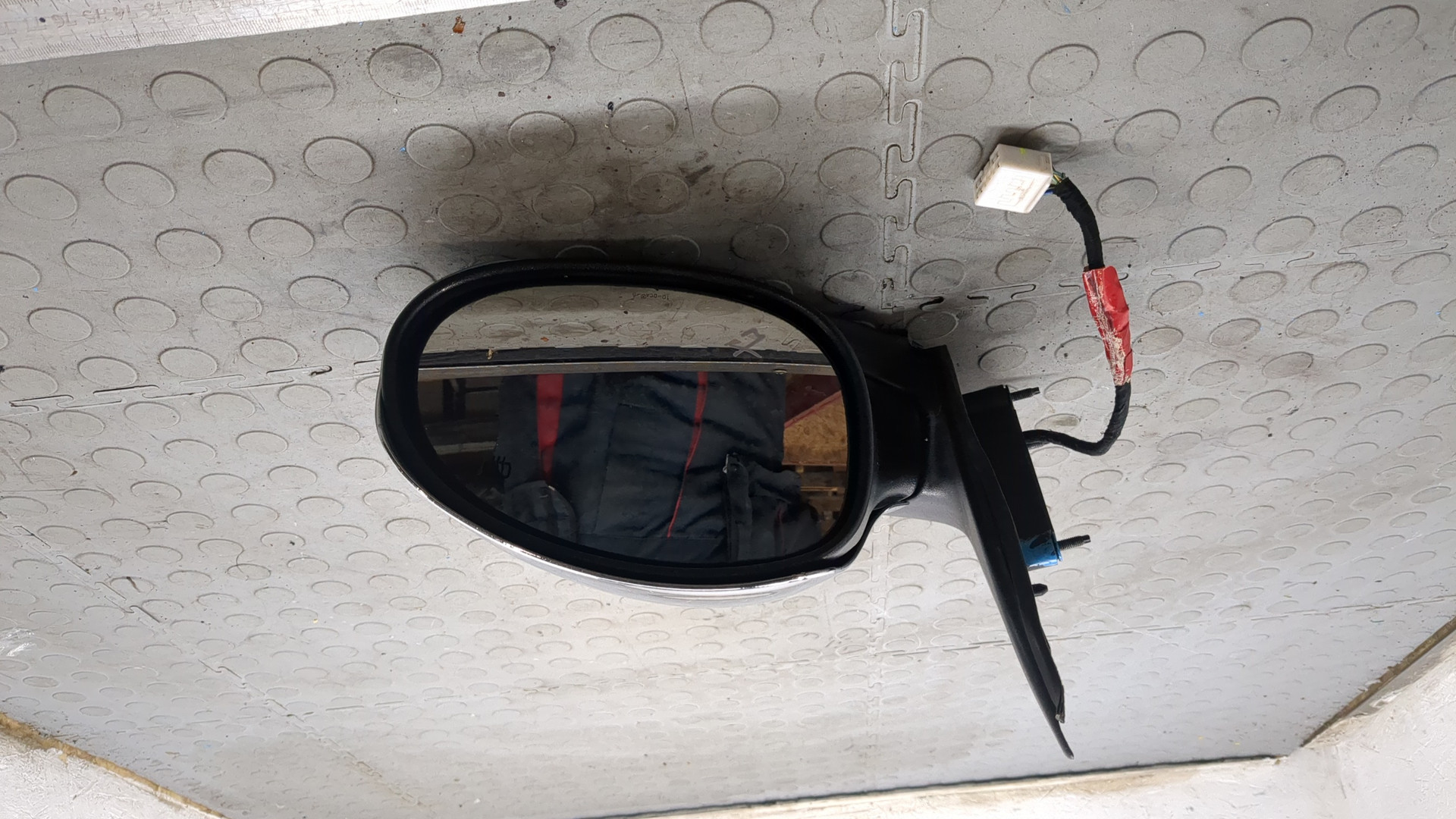 Зеркало правое электрическое