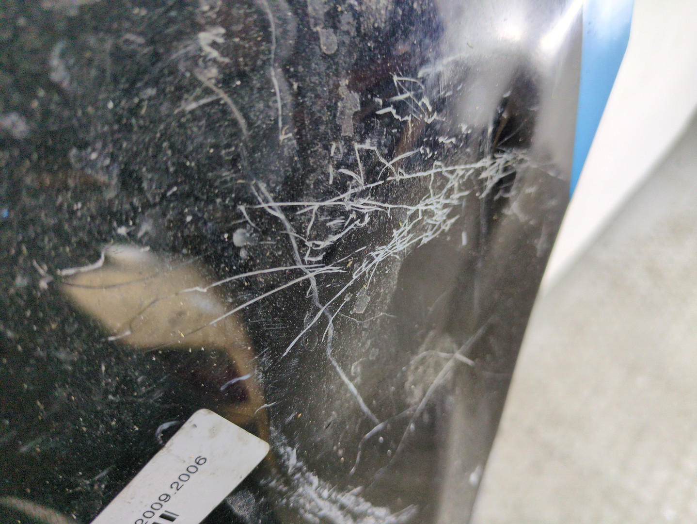 Крыло переднее правое