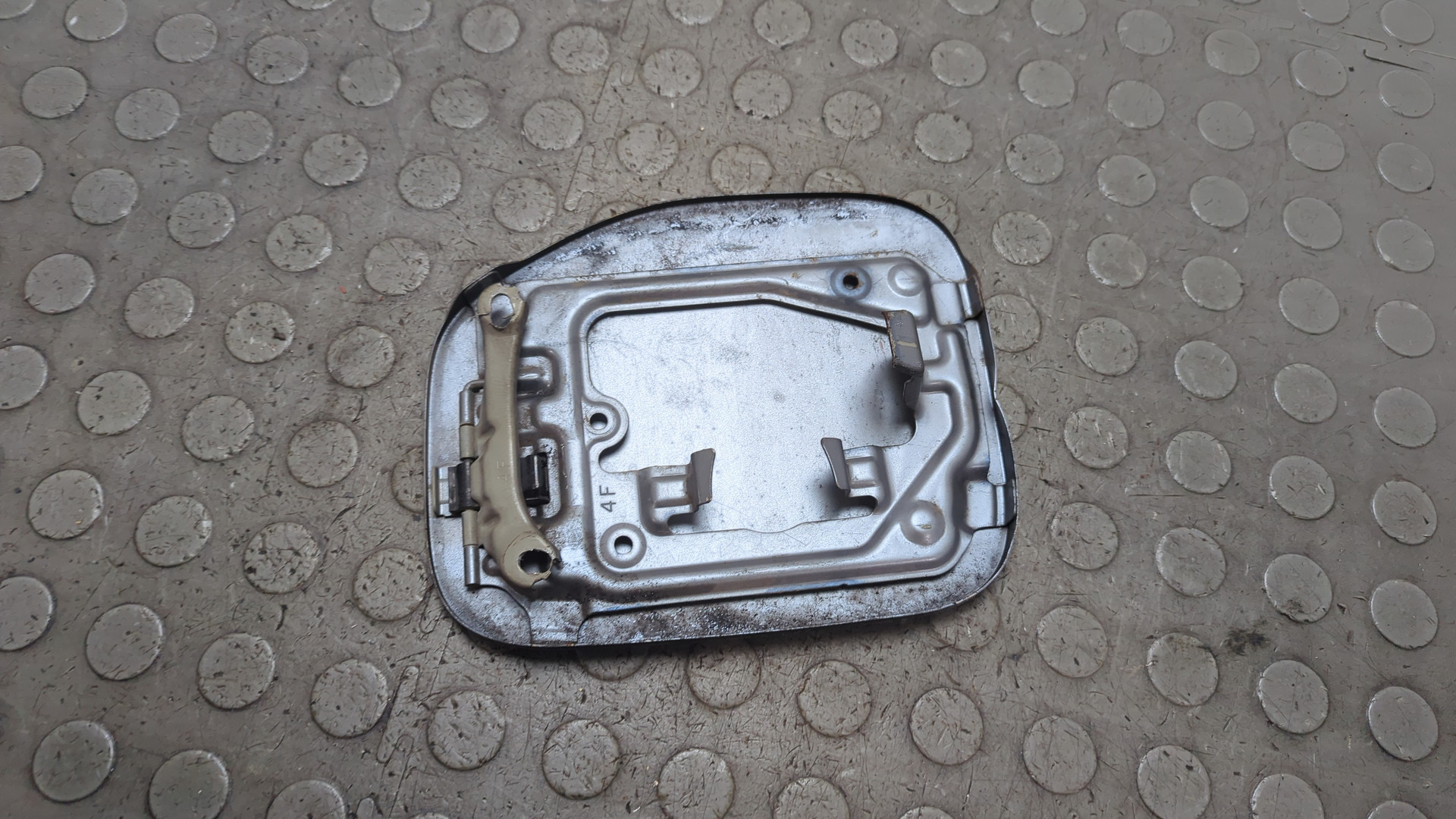 Лючок бензобака