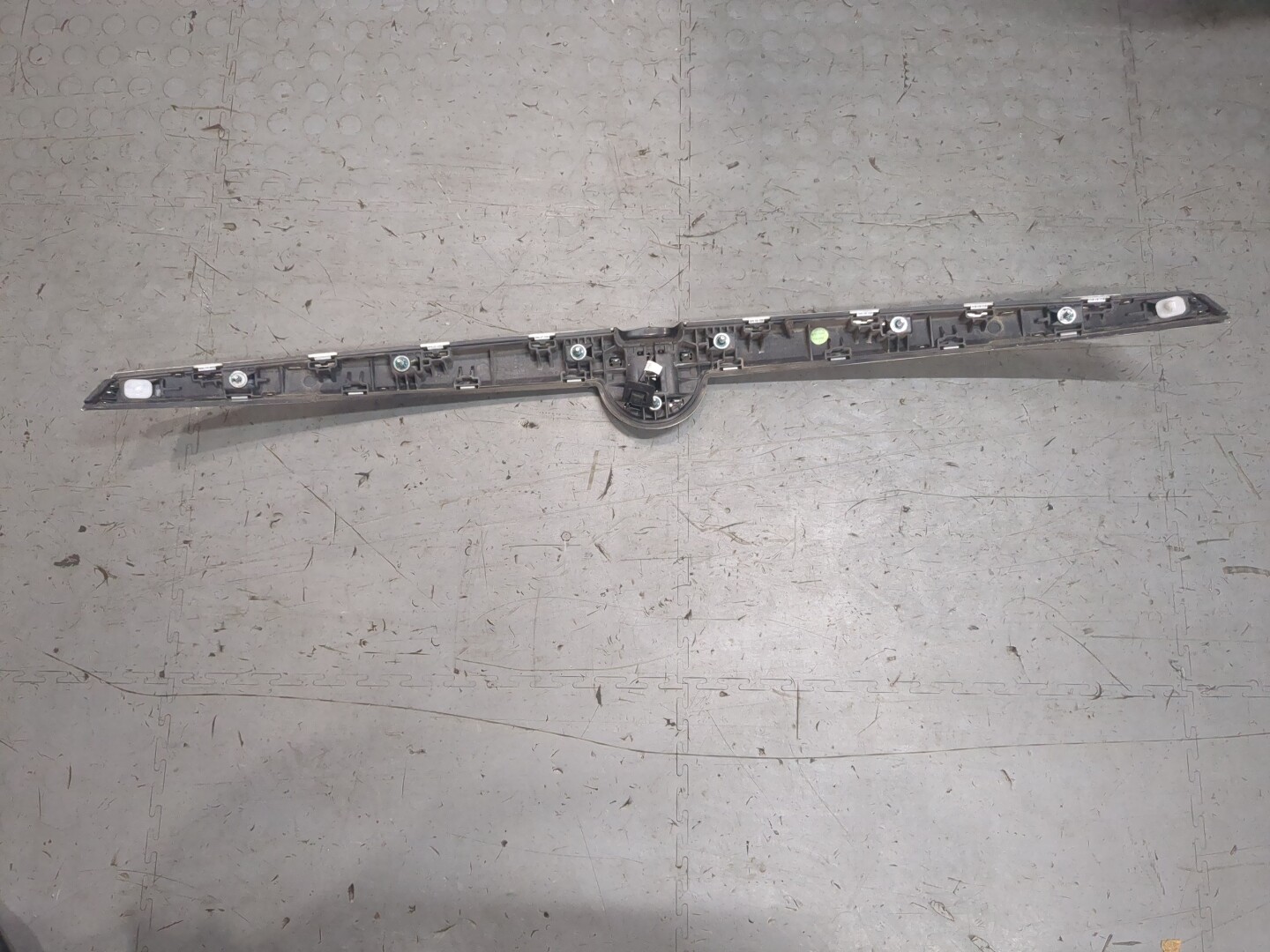 Кнопка открывания багажника