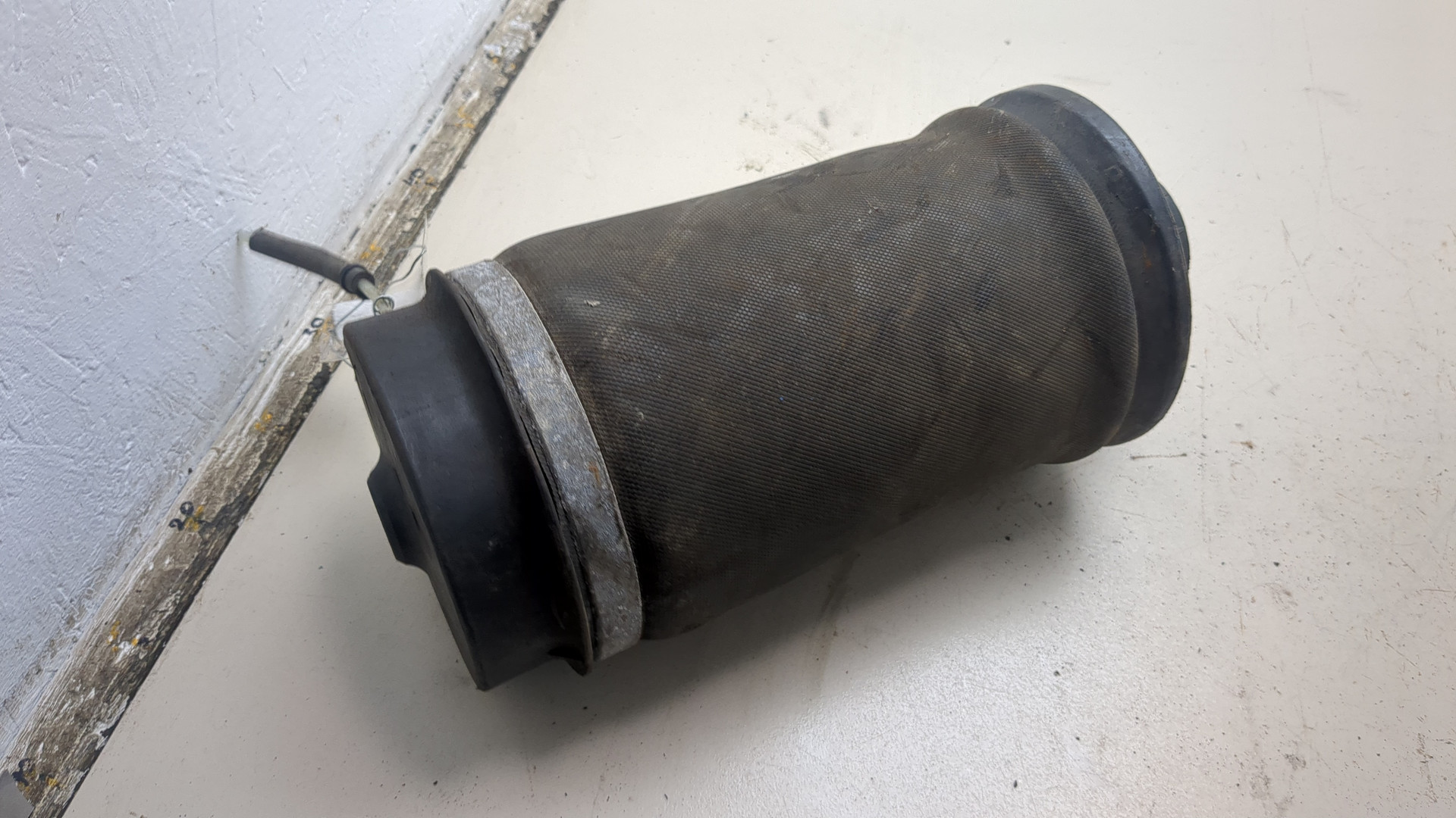 Амортизатор задний (стойка)