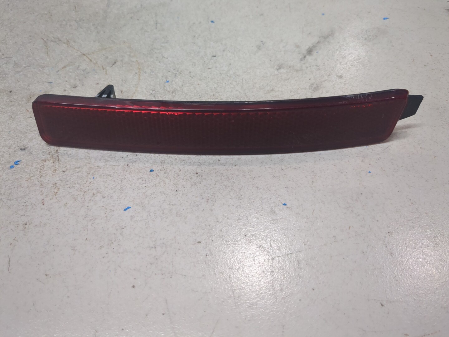 Отражатель в бампер задний левый для SRX 2009-2016