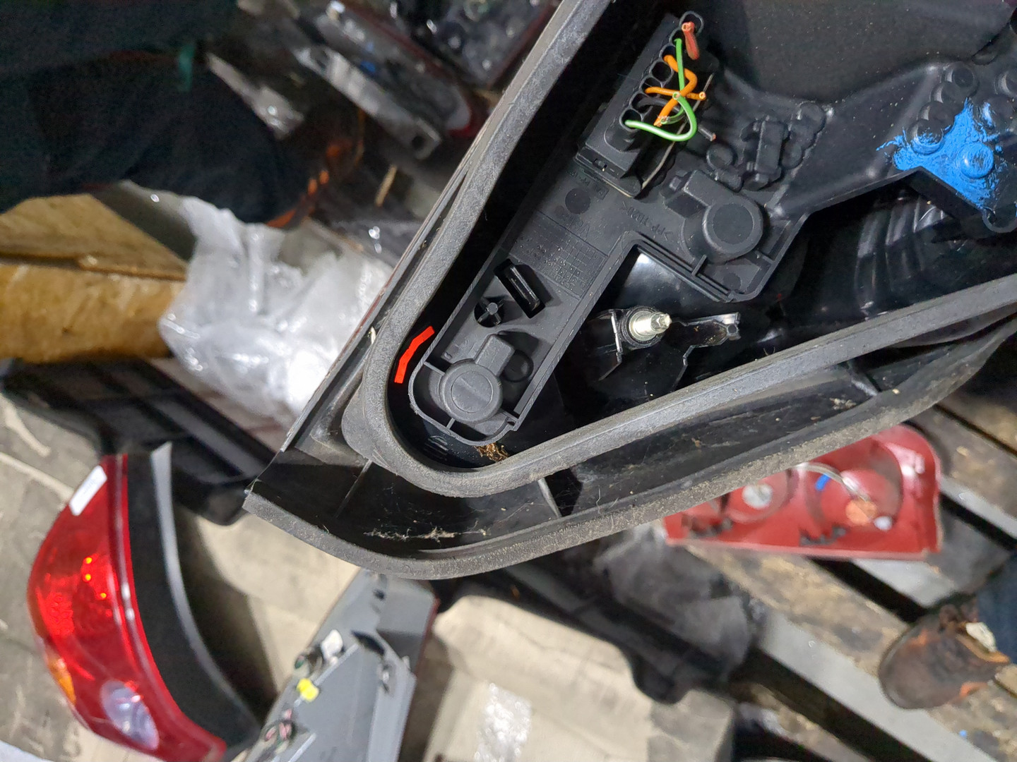 Фонарь задний правый