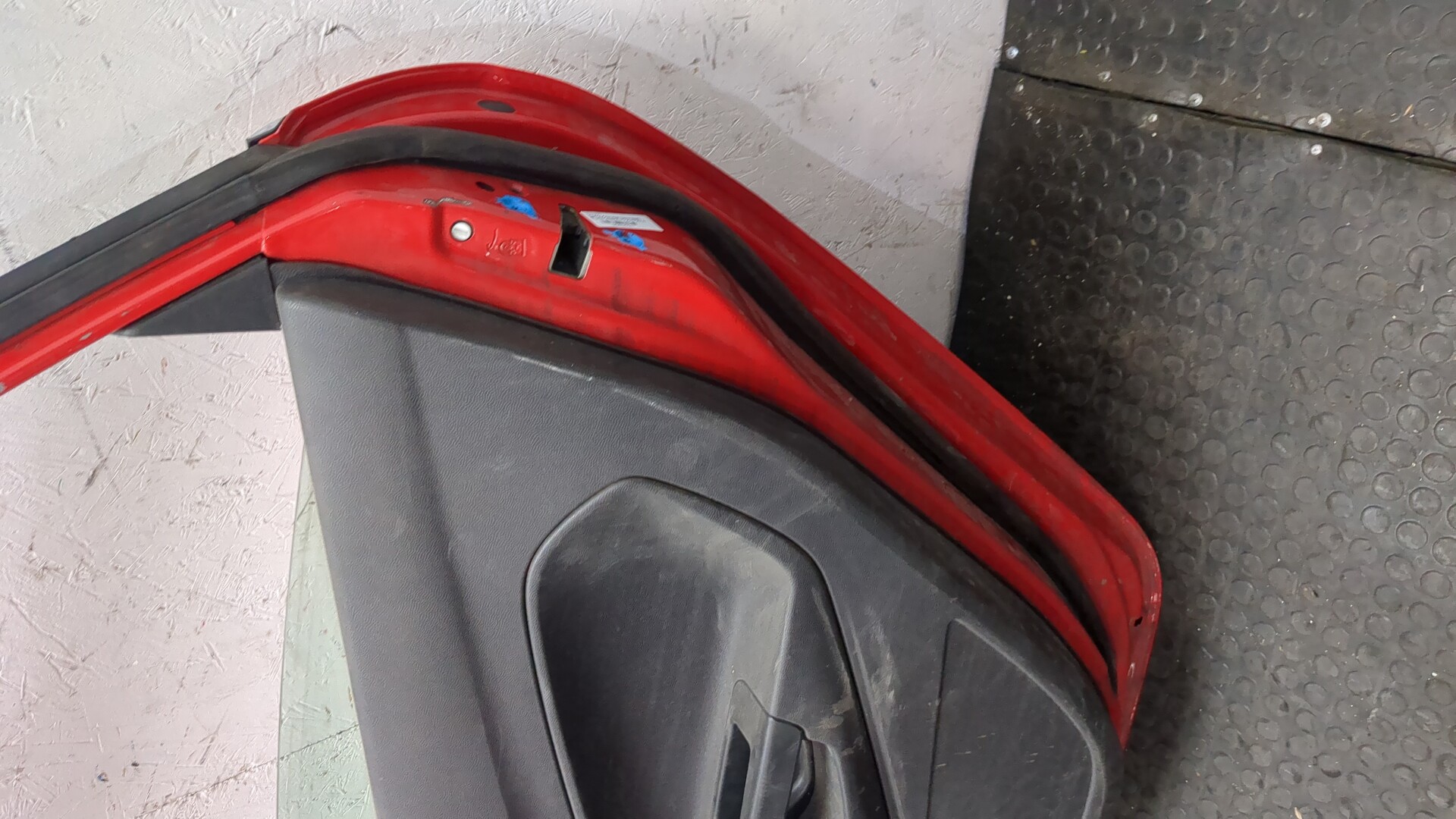 Дверь задняя правая