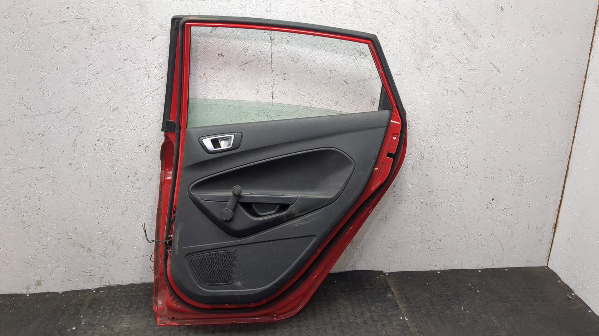 Дверь задняя правая