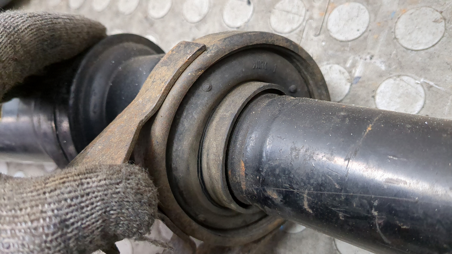 Вал карданный задний