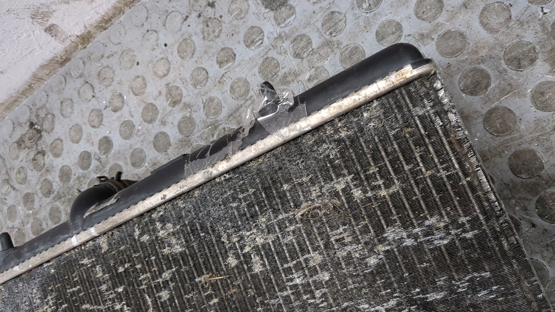 Радиатор охлаждения двигателя основной