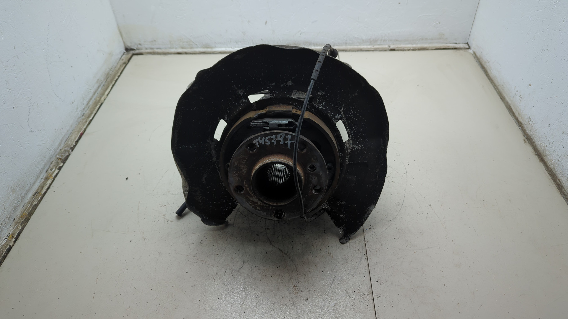 Кулак поворотный задний левый