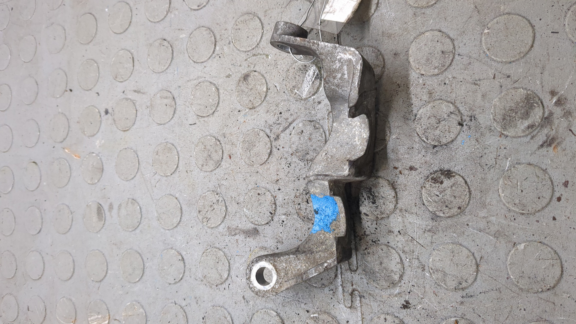 Кронштейн двигателя