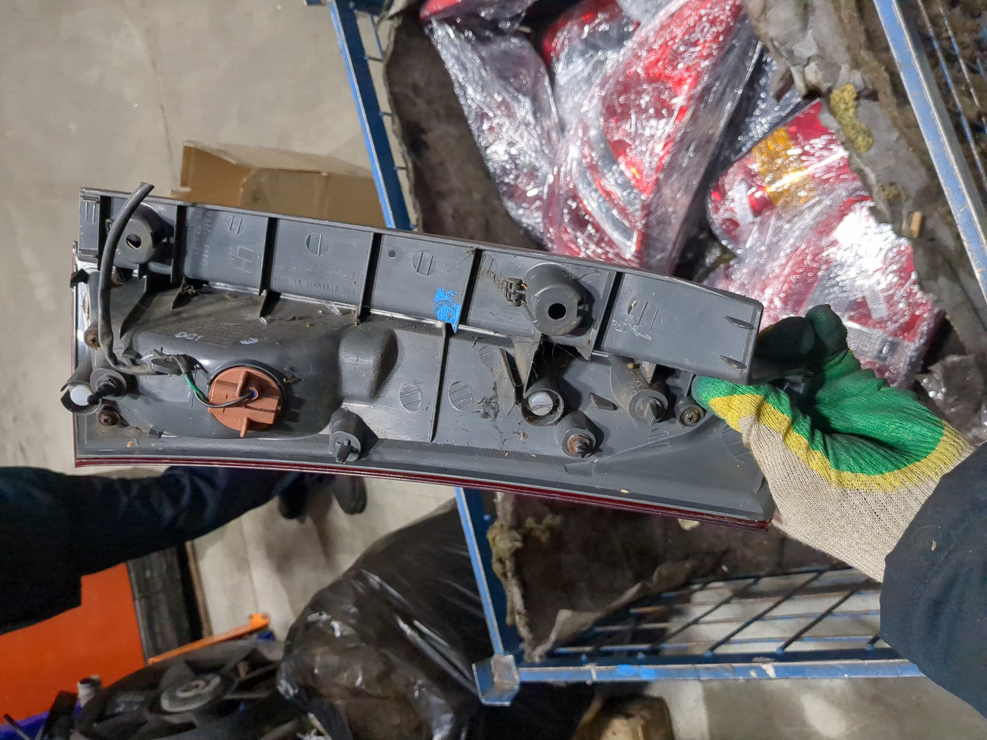 Фонарь задний левый