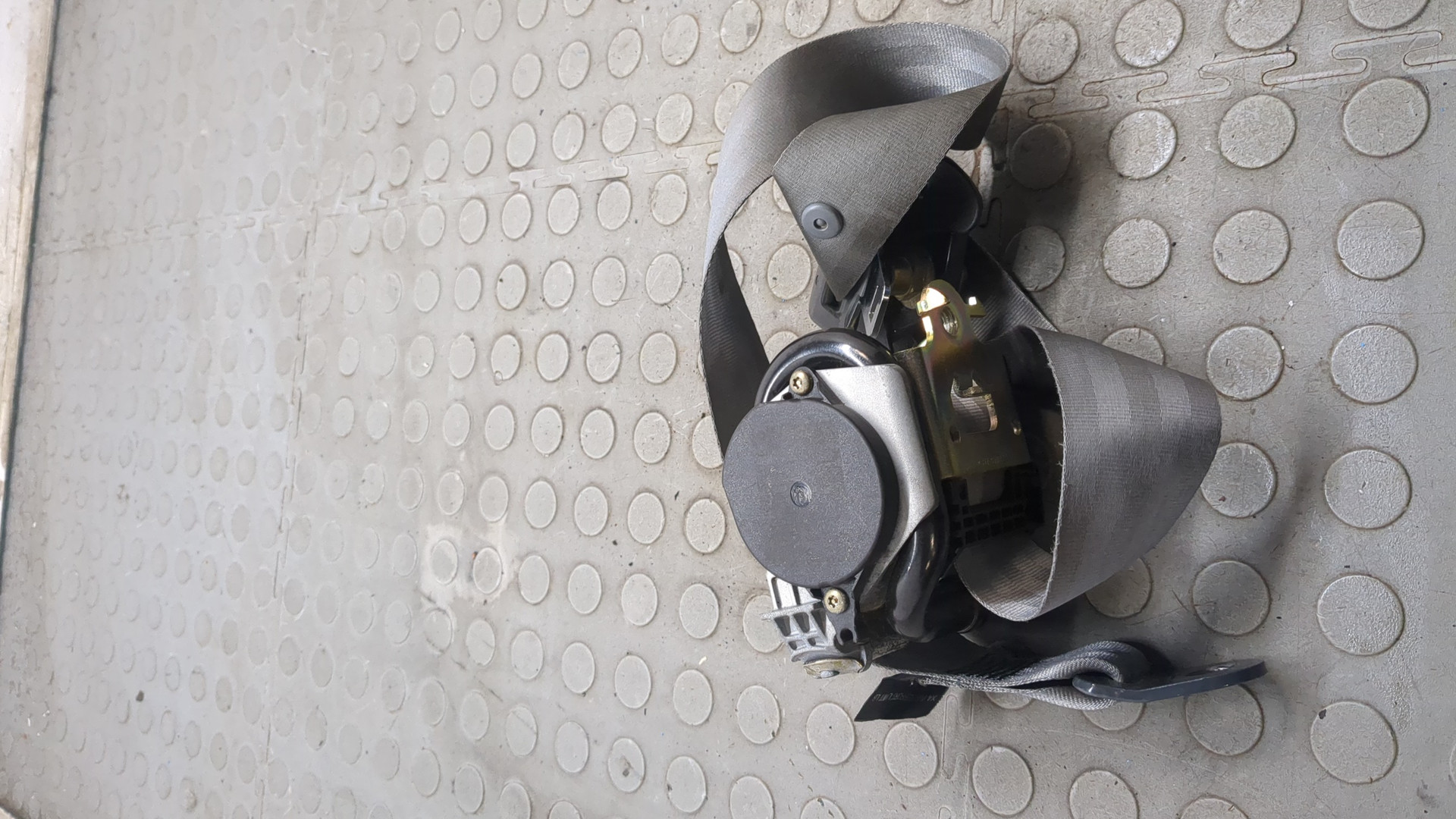 Ремень безопасности