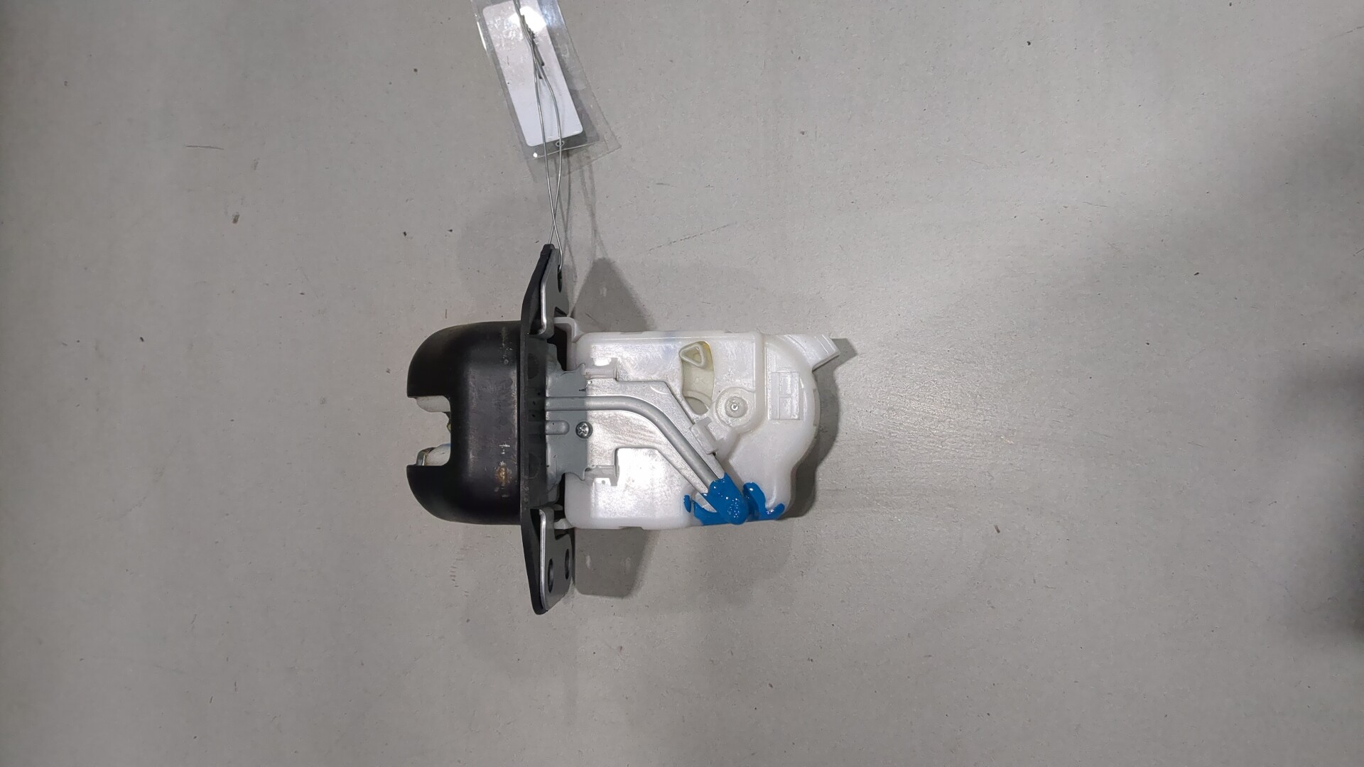 Замок багажника