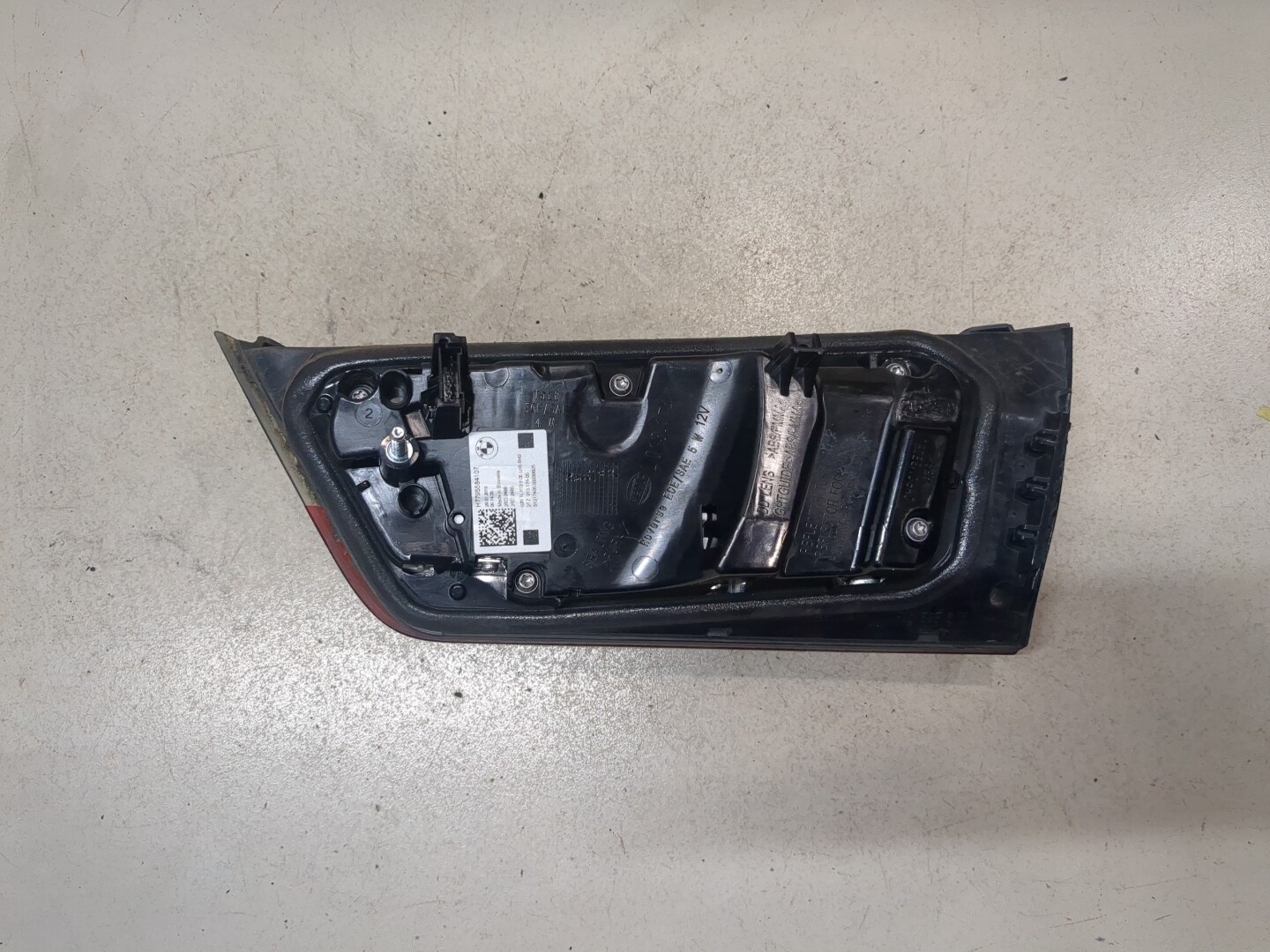 Фонарь задний внутренний левый