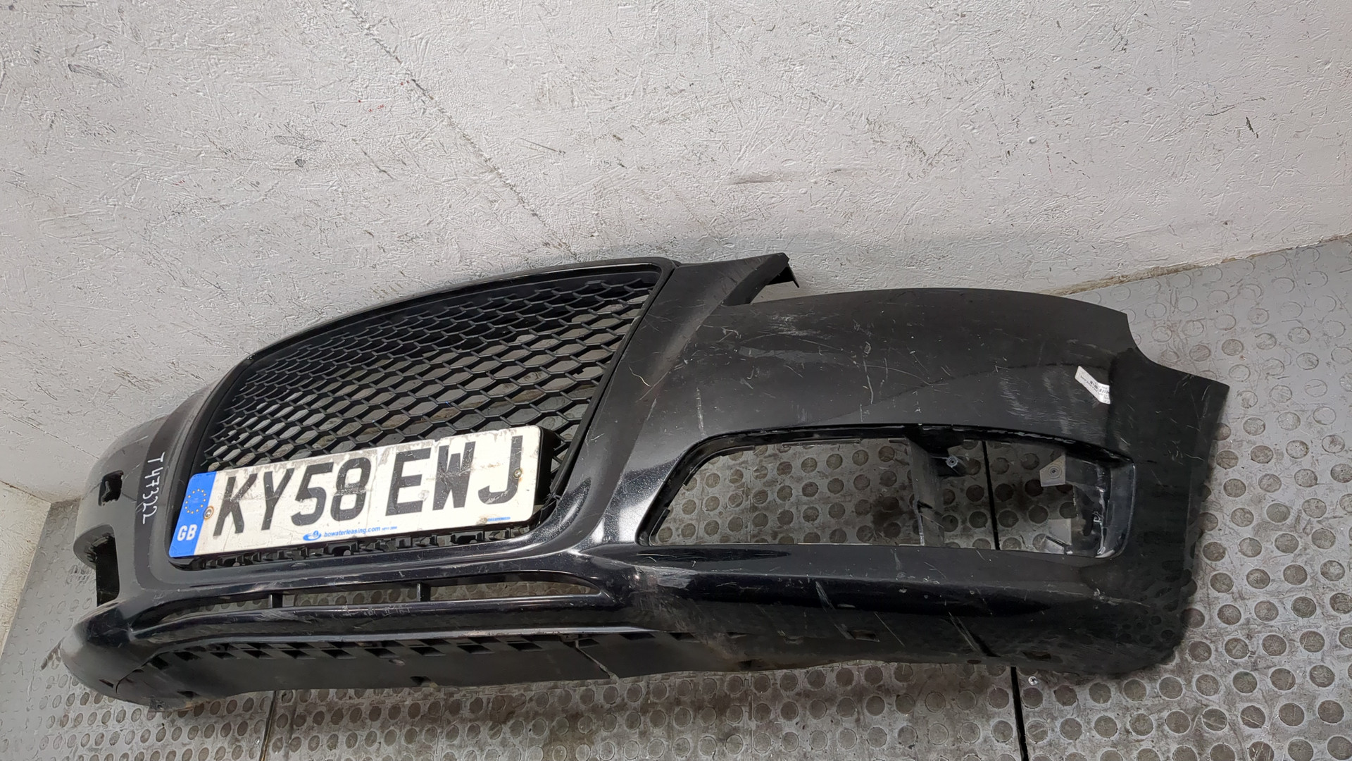 Бампер передний