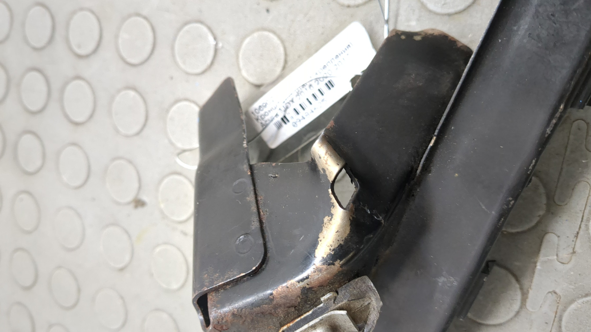 Кронштейн фар правый