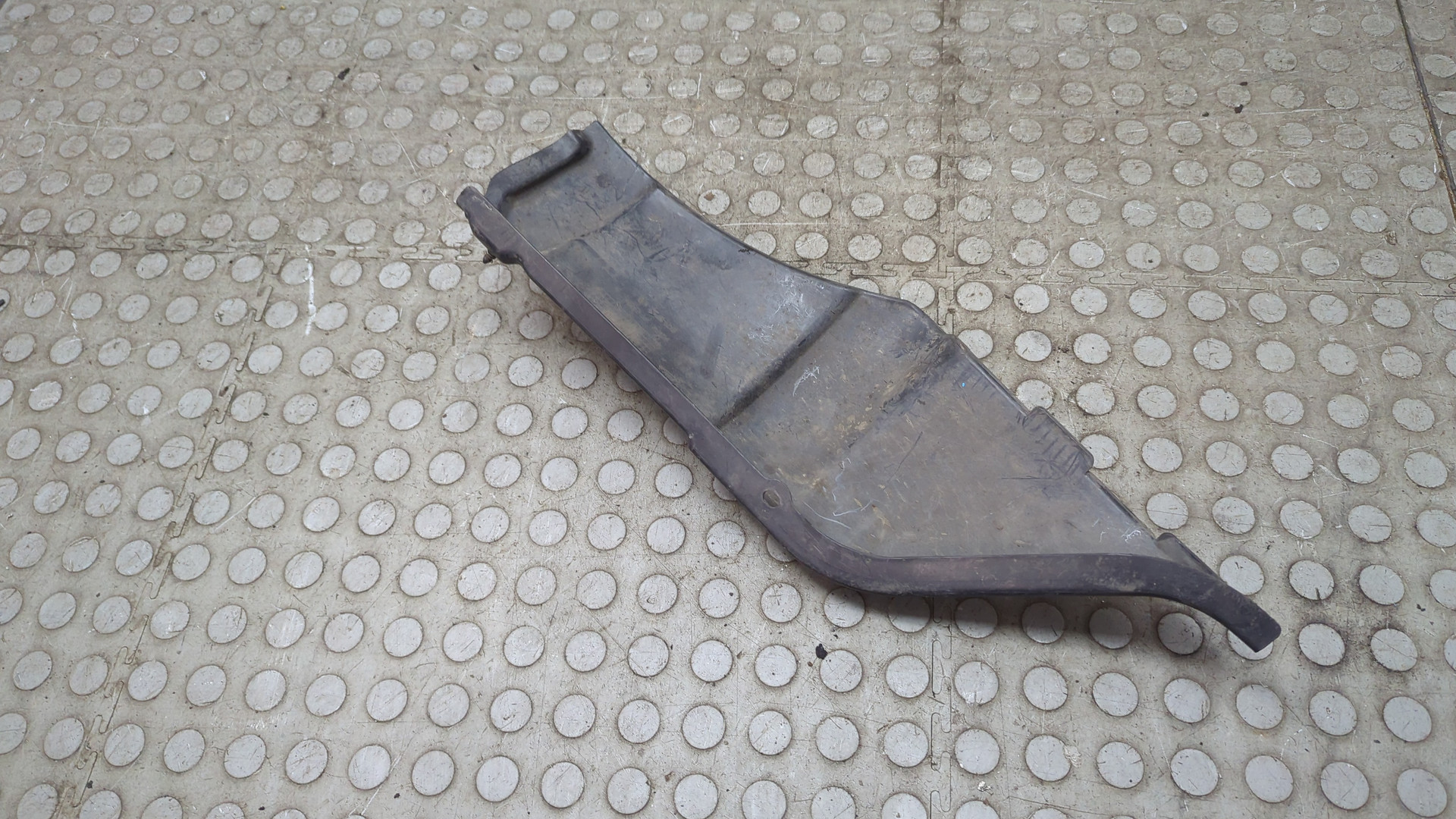 Локер передний правый