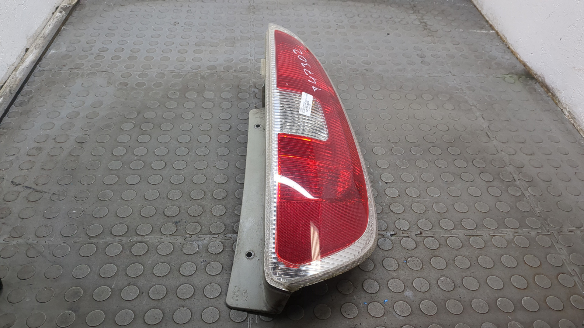 Фонарь задний правый