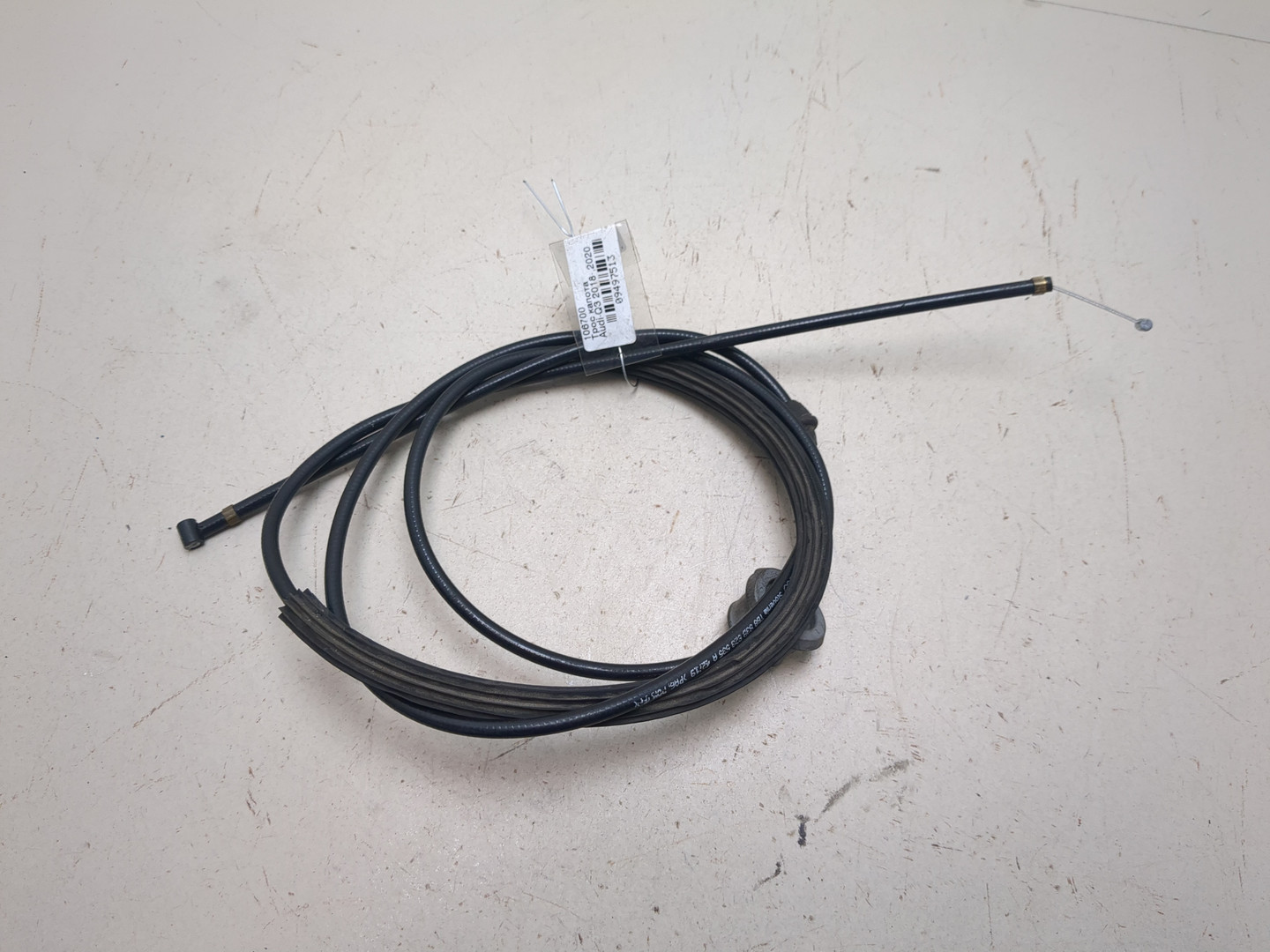 Трос открывания капота