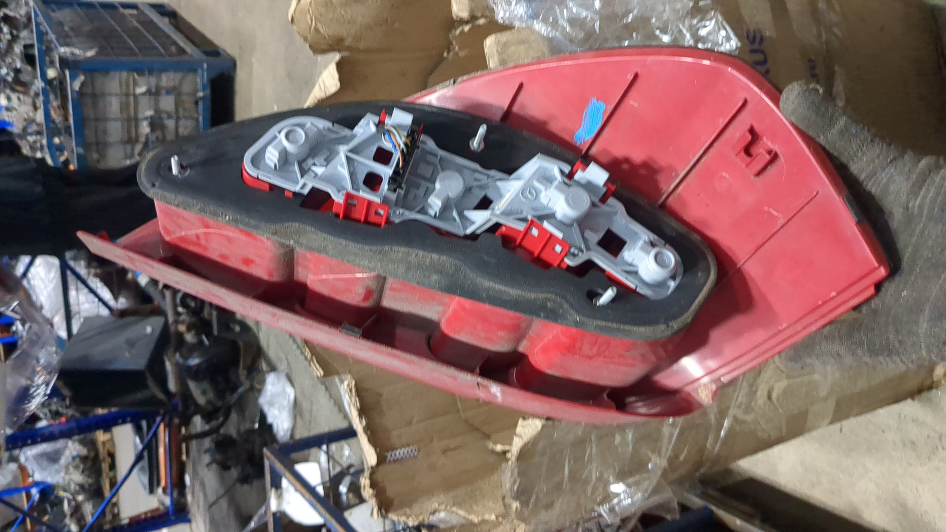 Фонарь задний правый