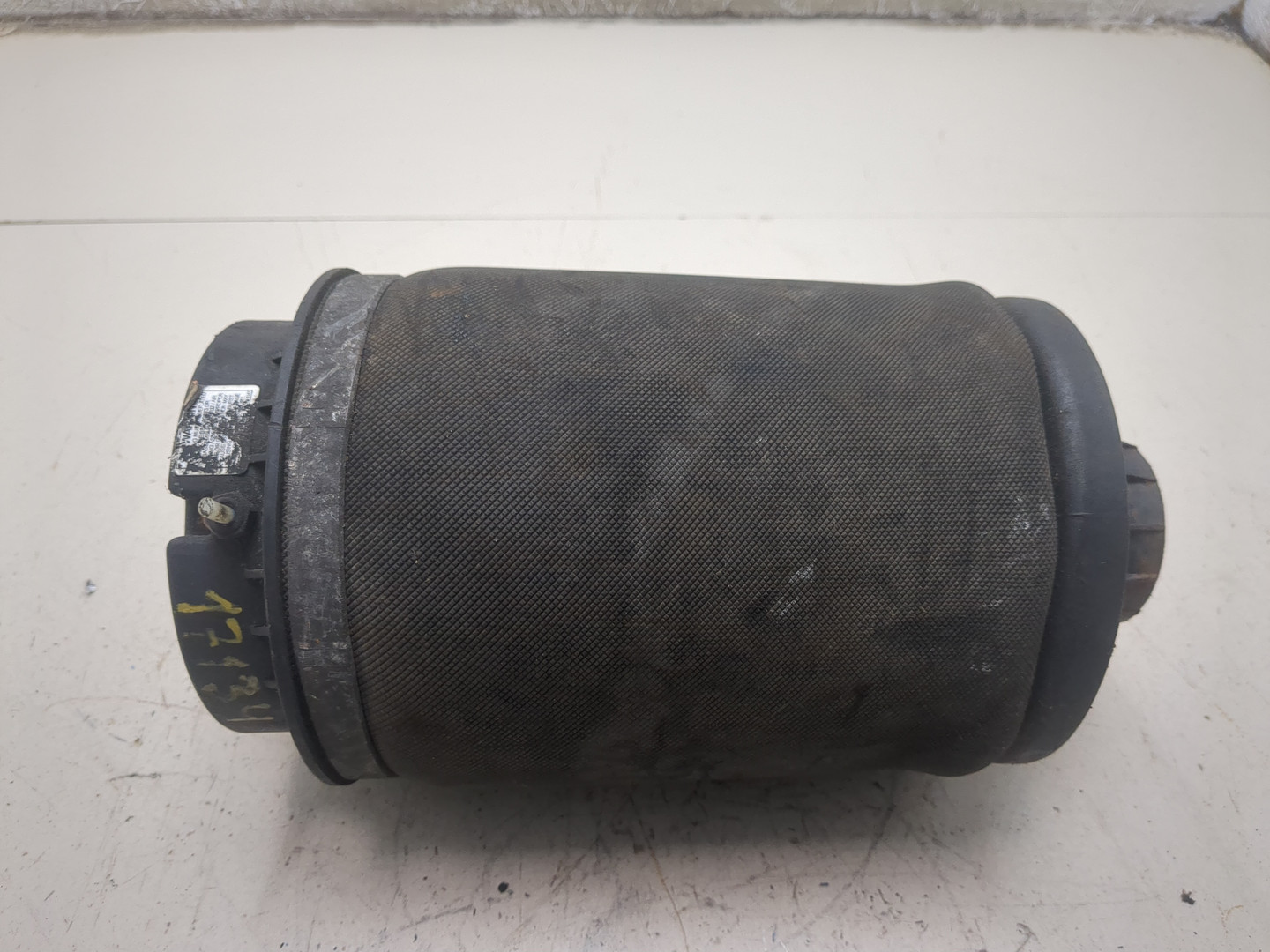 Амортизатор задний (стойка)