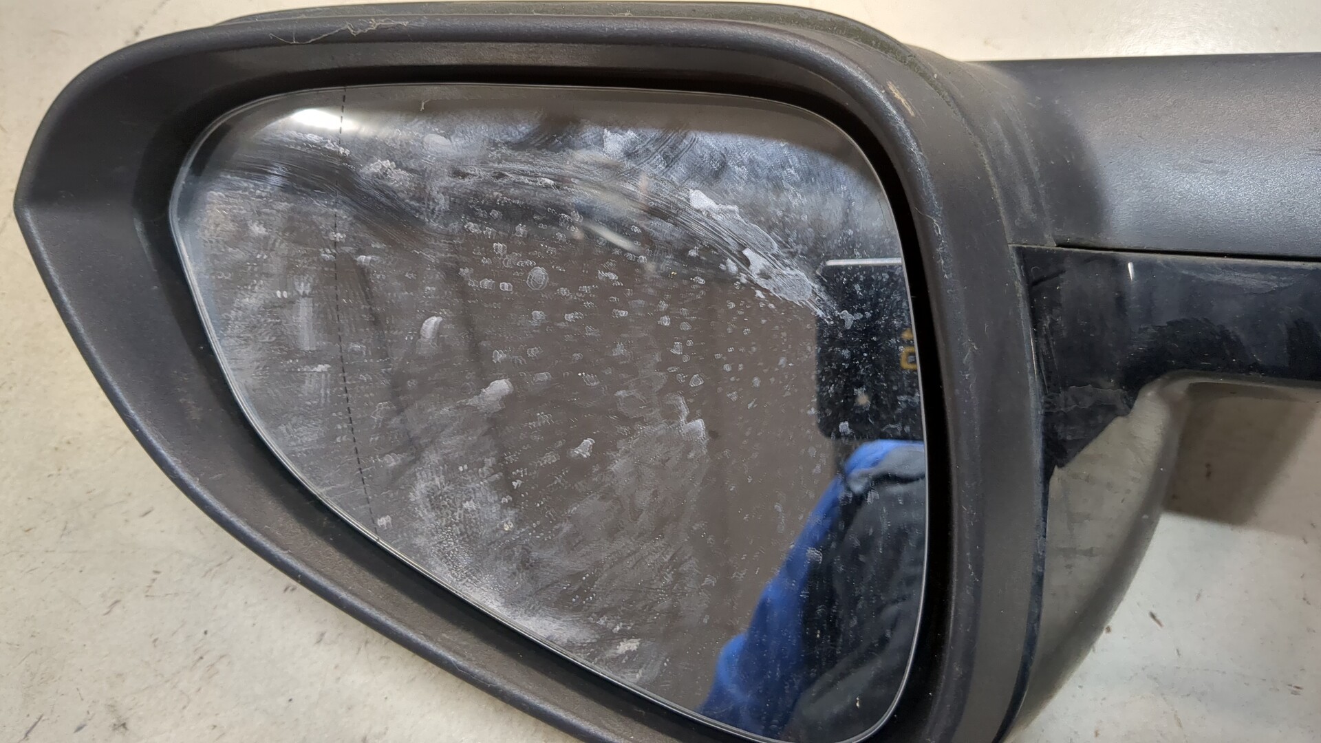 Зеркало правое электрическое