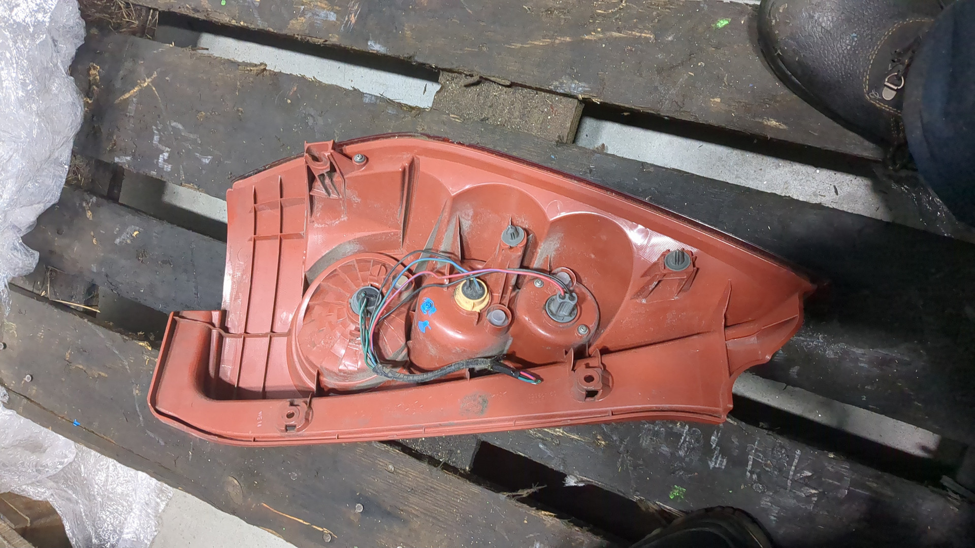 Фонарь задний правый