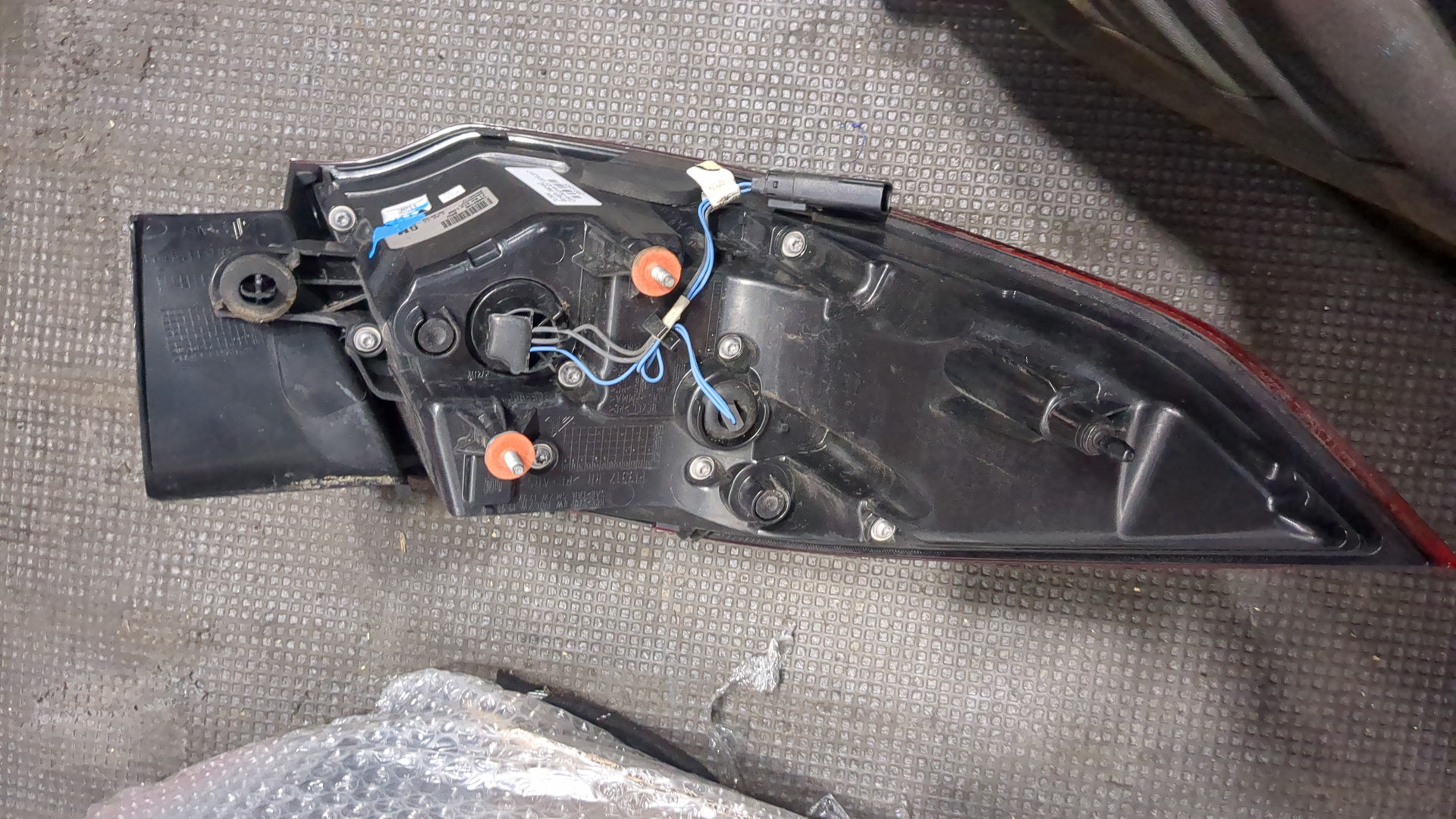 Фонарь задний правый