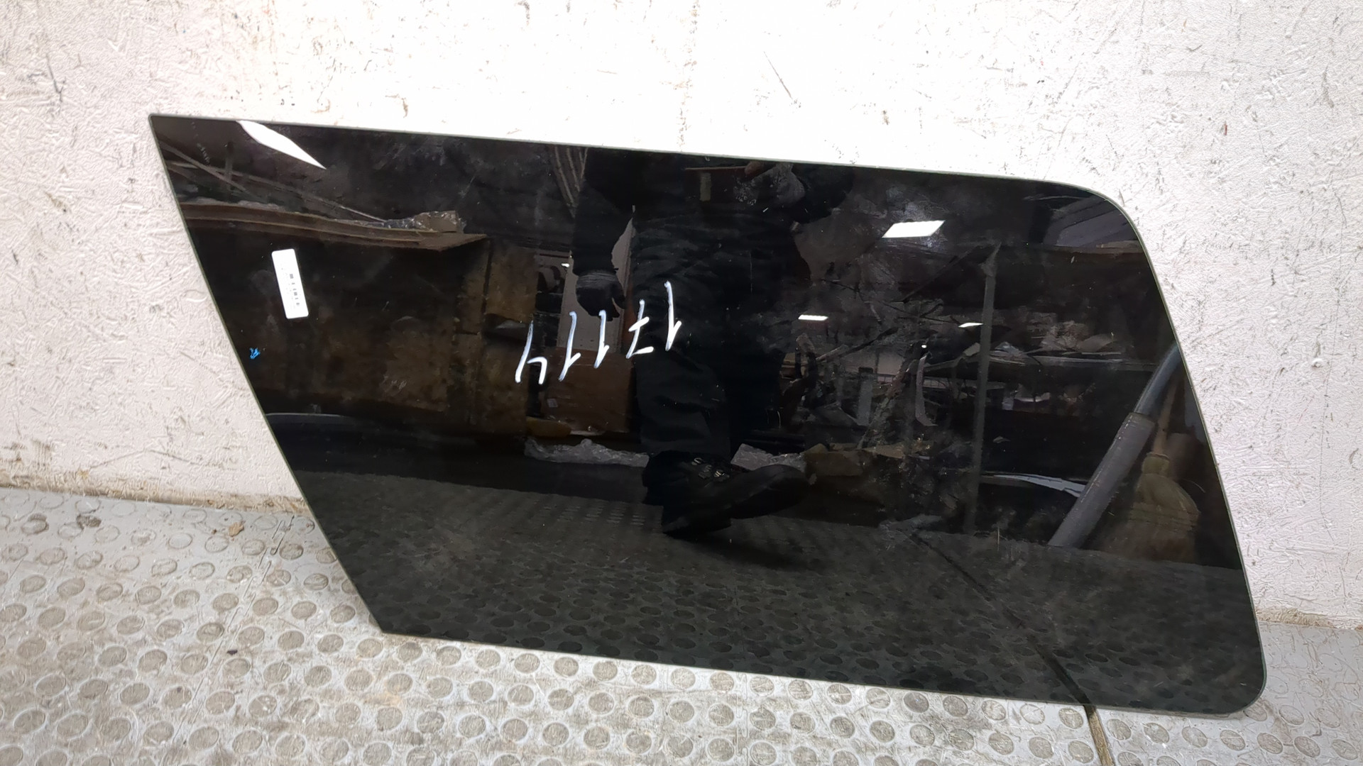 Стекло боковое