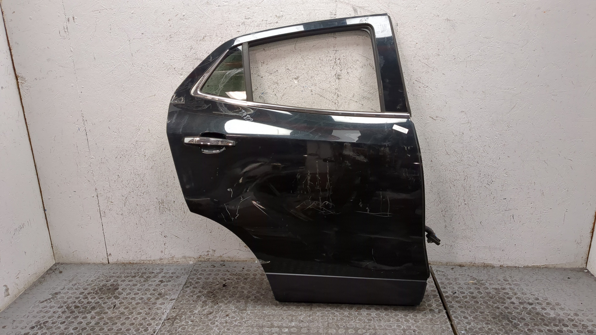 Дверь задняя правая