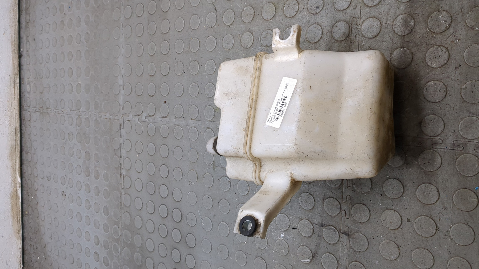 Бачок омывателя лобового стекла