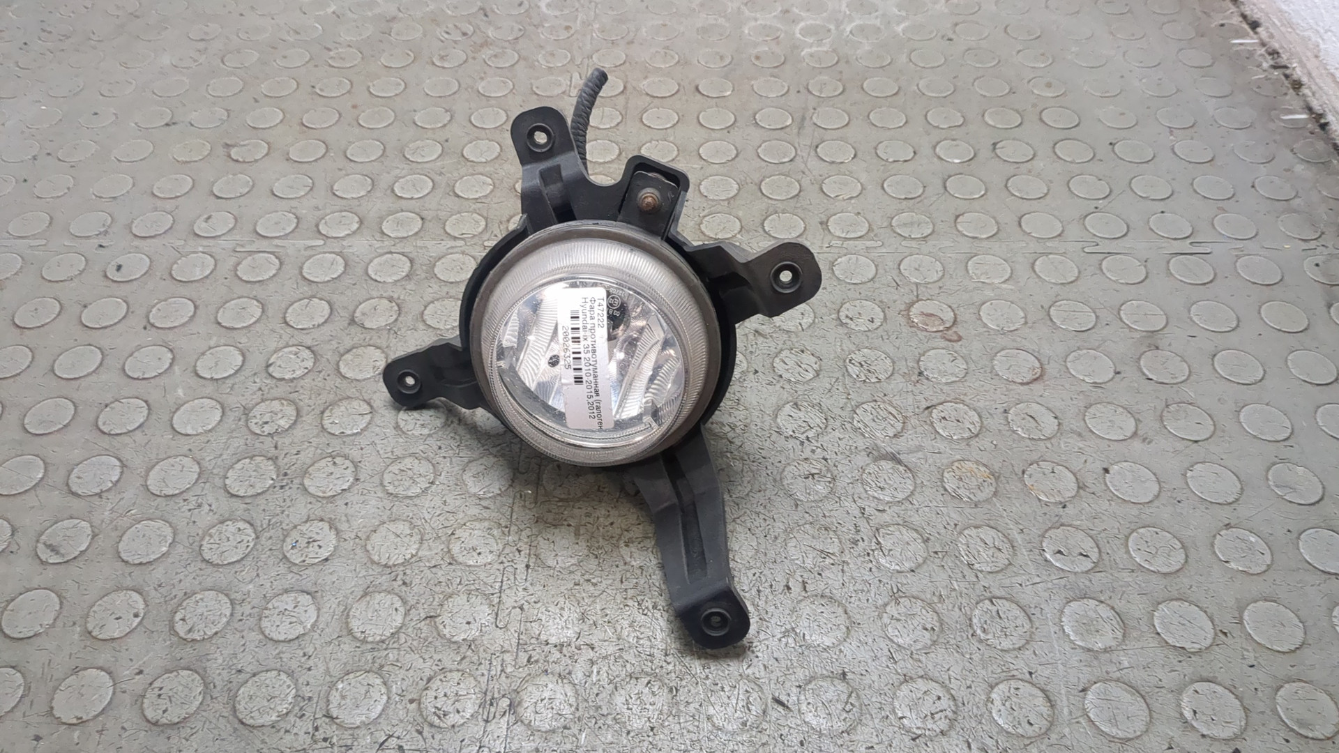 Фара противотуманная левая