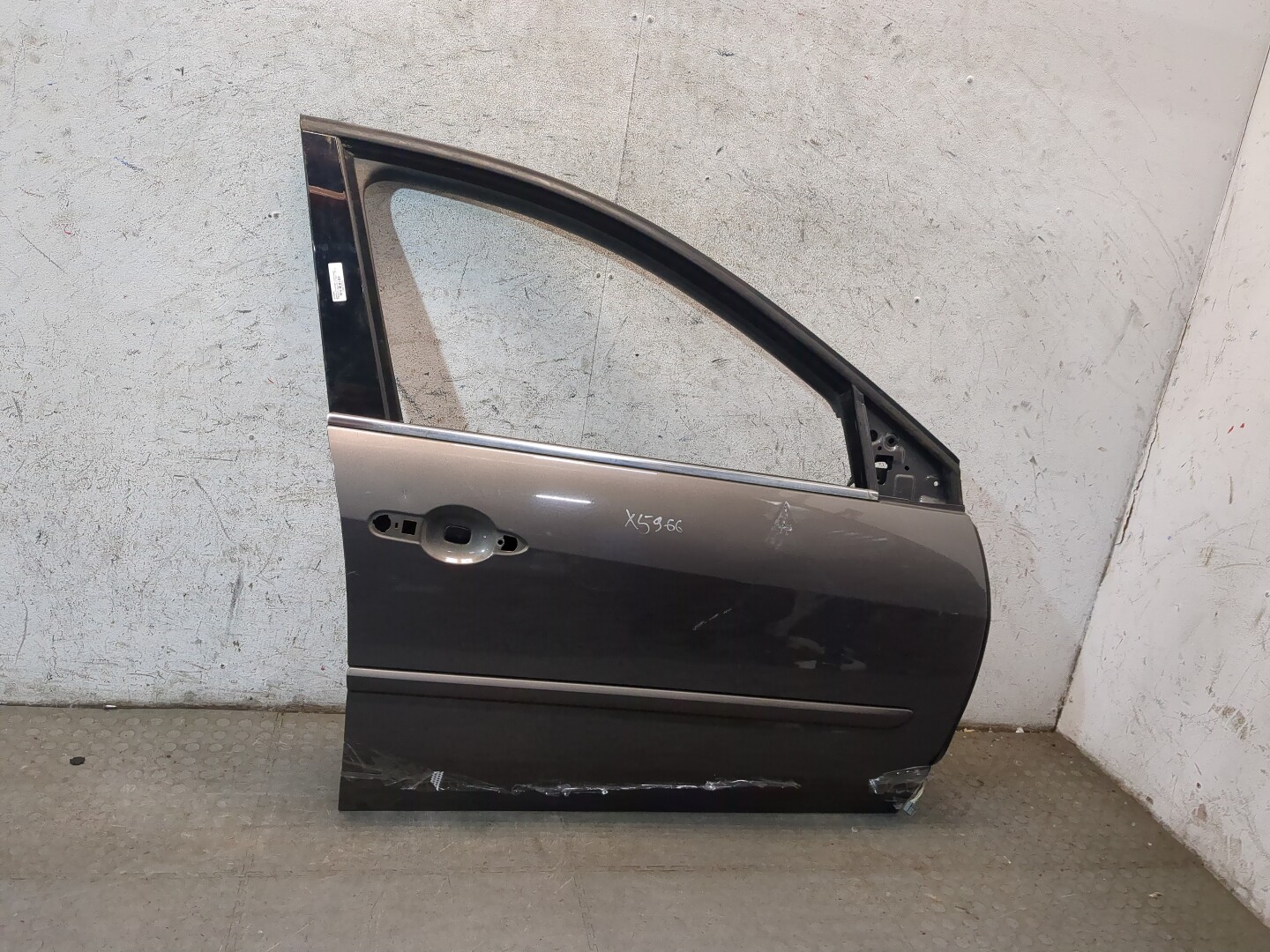 Дверь передняя правая