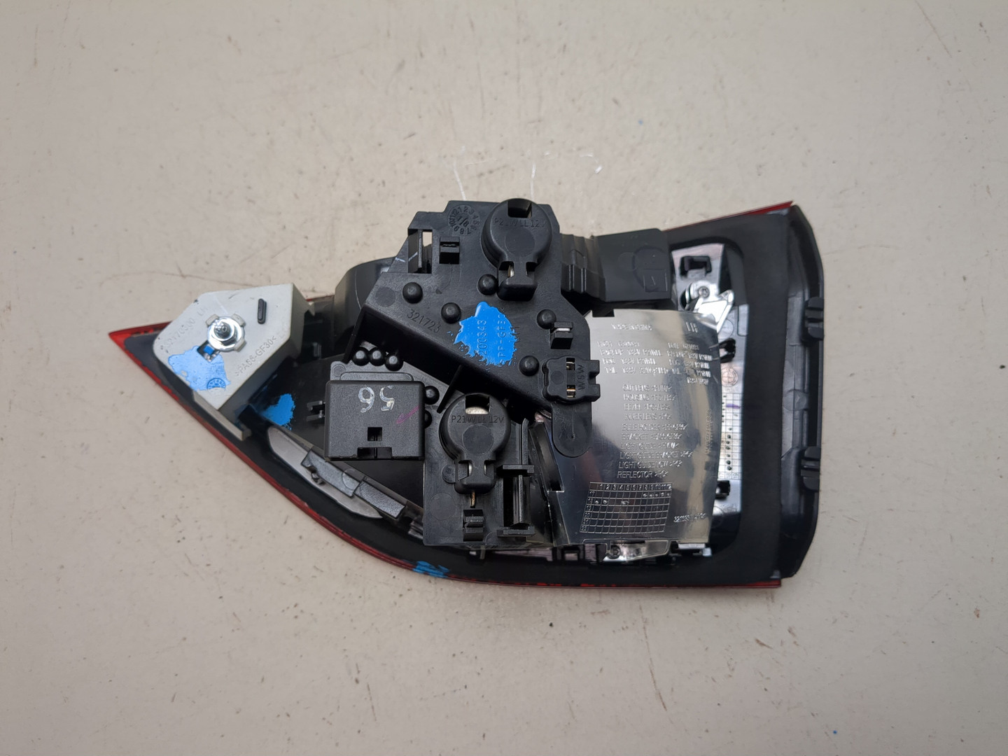 Фонарь задний внутренний левый