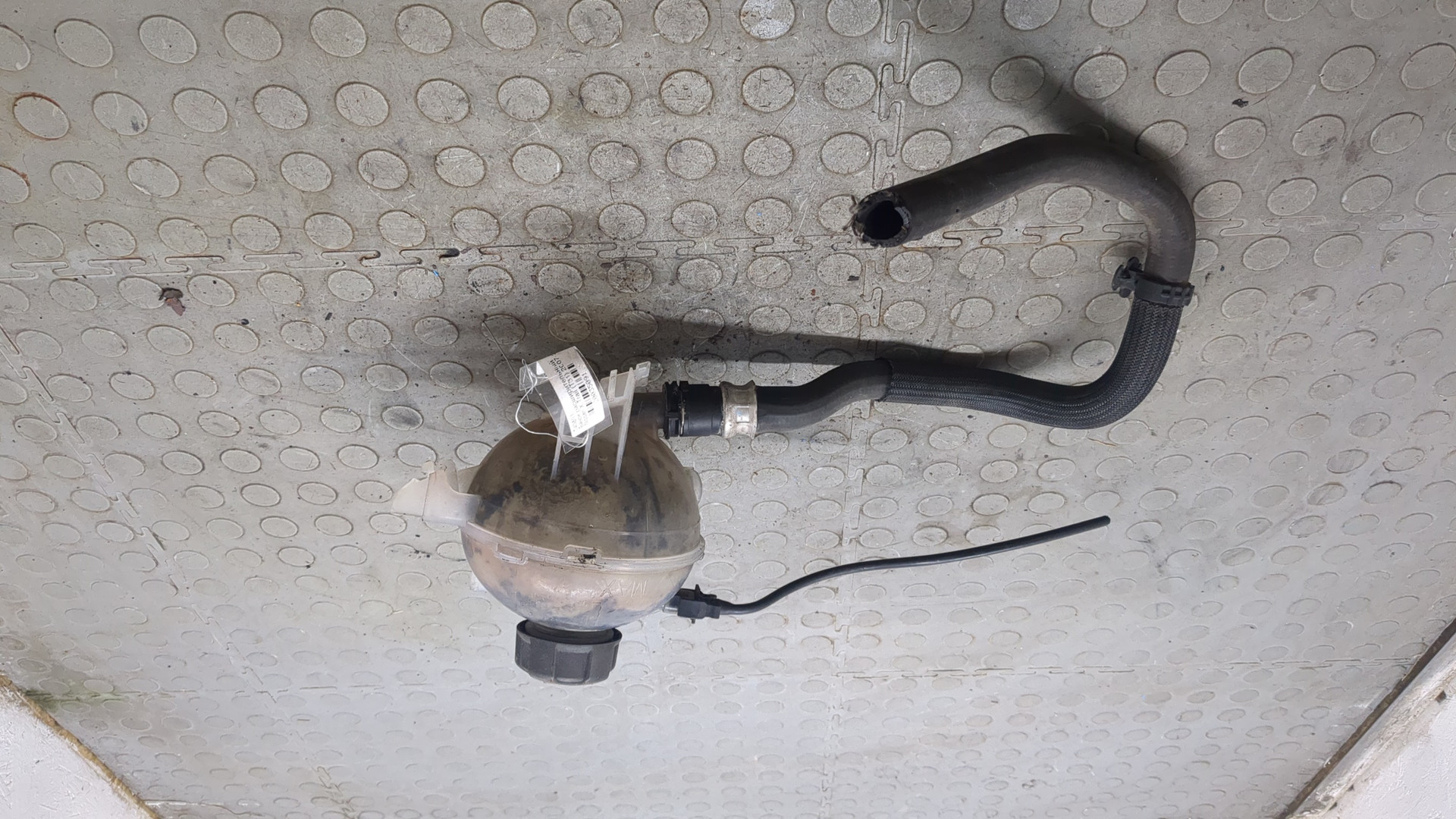 Бачок расширительный