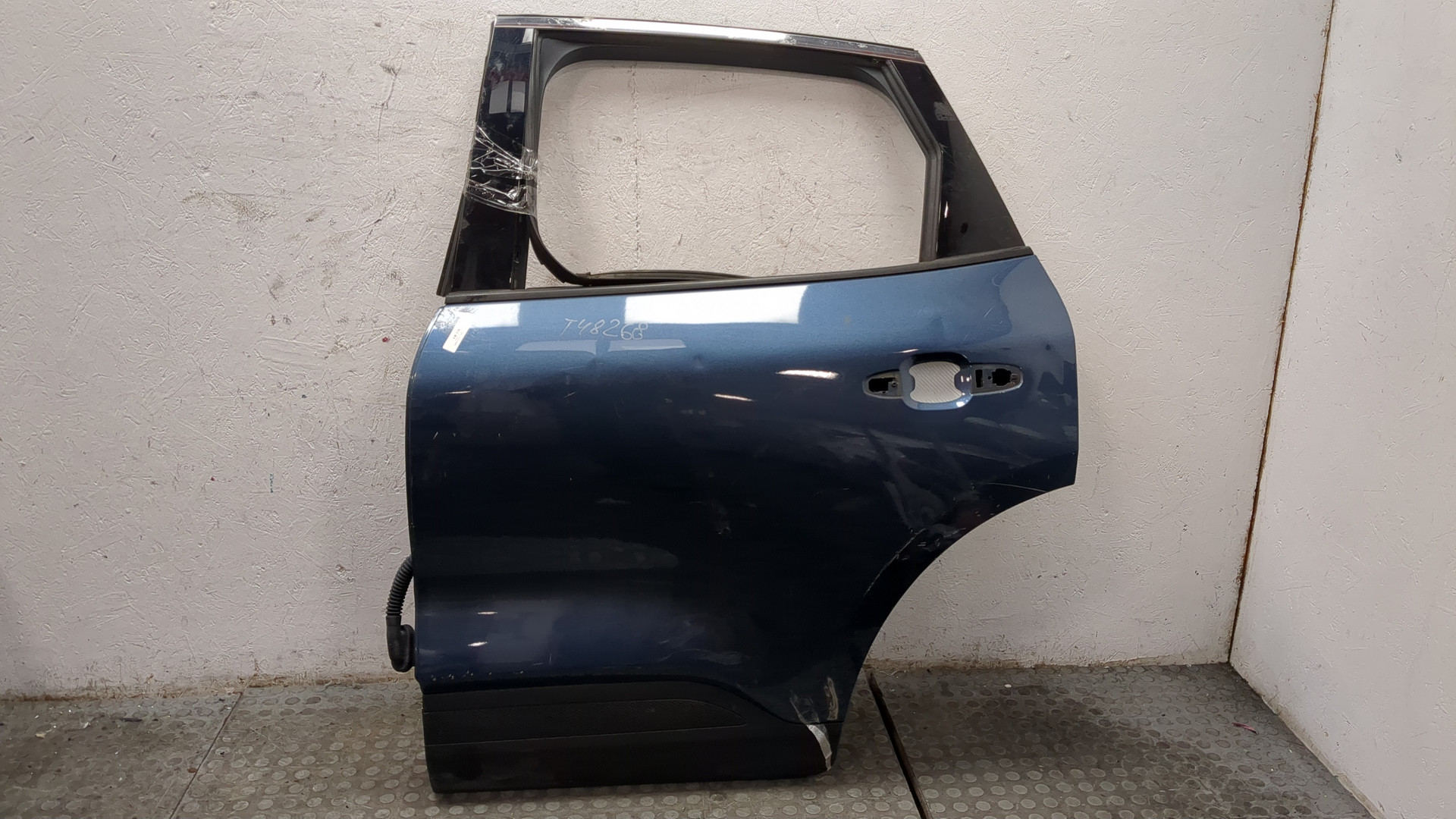 Дверь задняя левая
